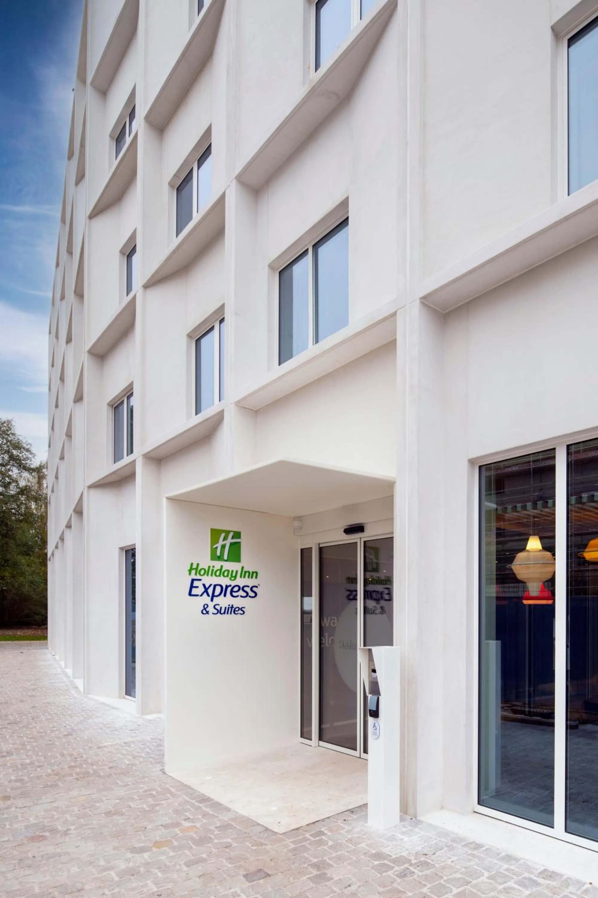 Standard Queen Room - Disability Access in Holiday Inn Express & Suites Ghent by IHG