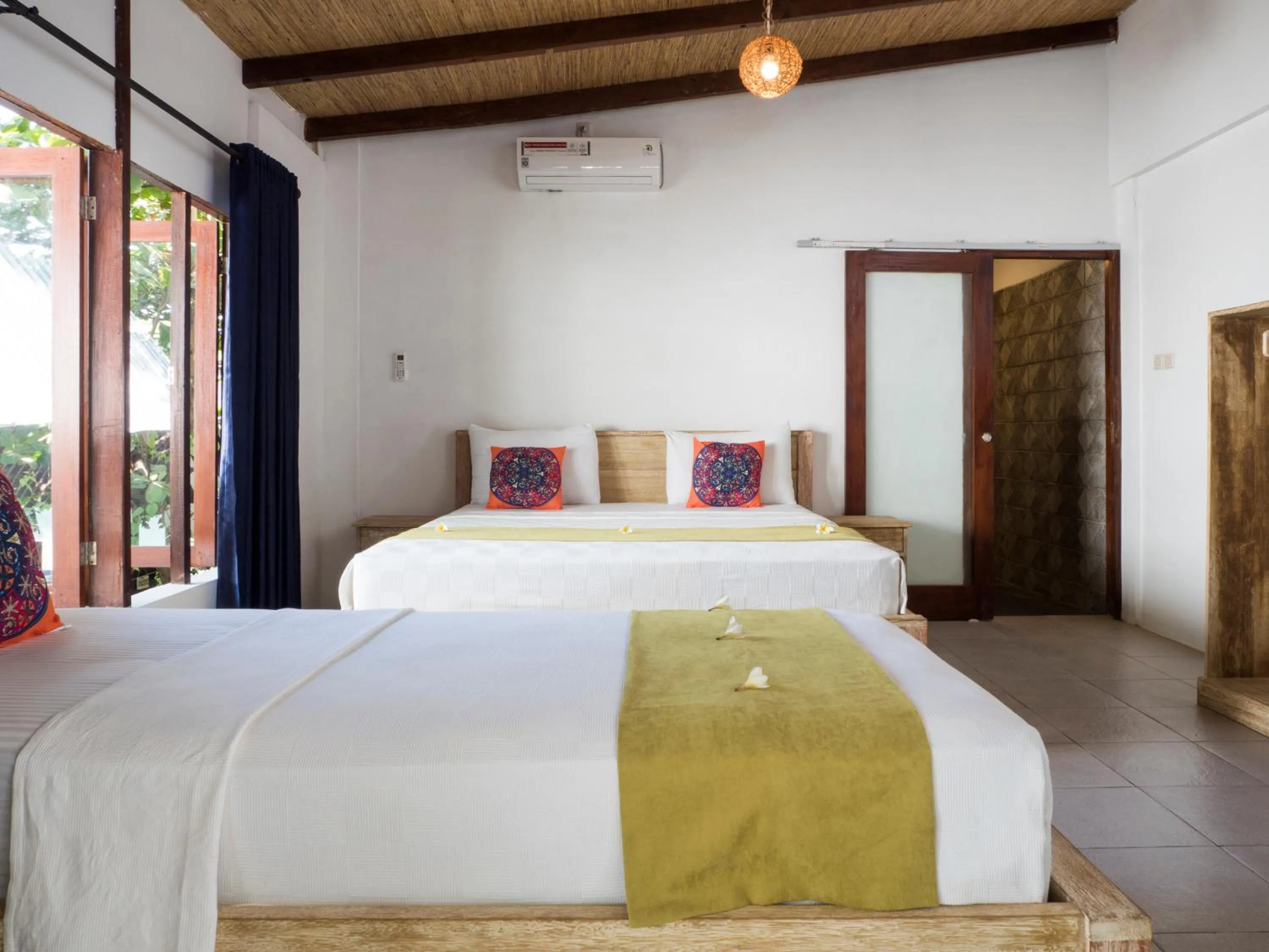 Deluxe Triple Room with Sea View in Gili Turtle Beach Resort