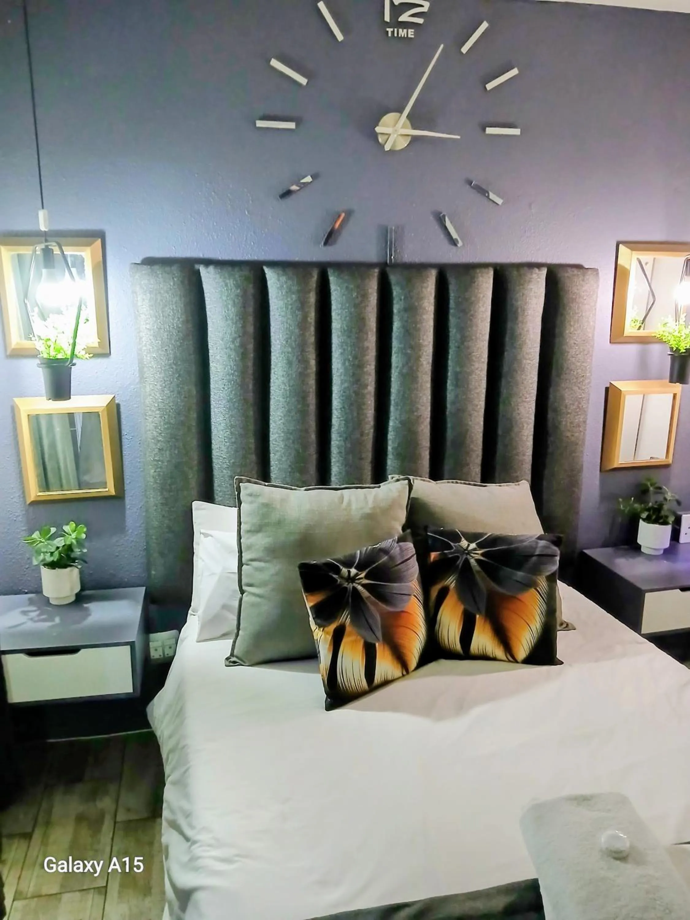 One-Bedroom Suite in Mitchell's Guesthouse