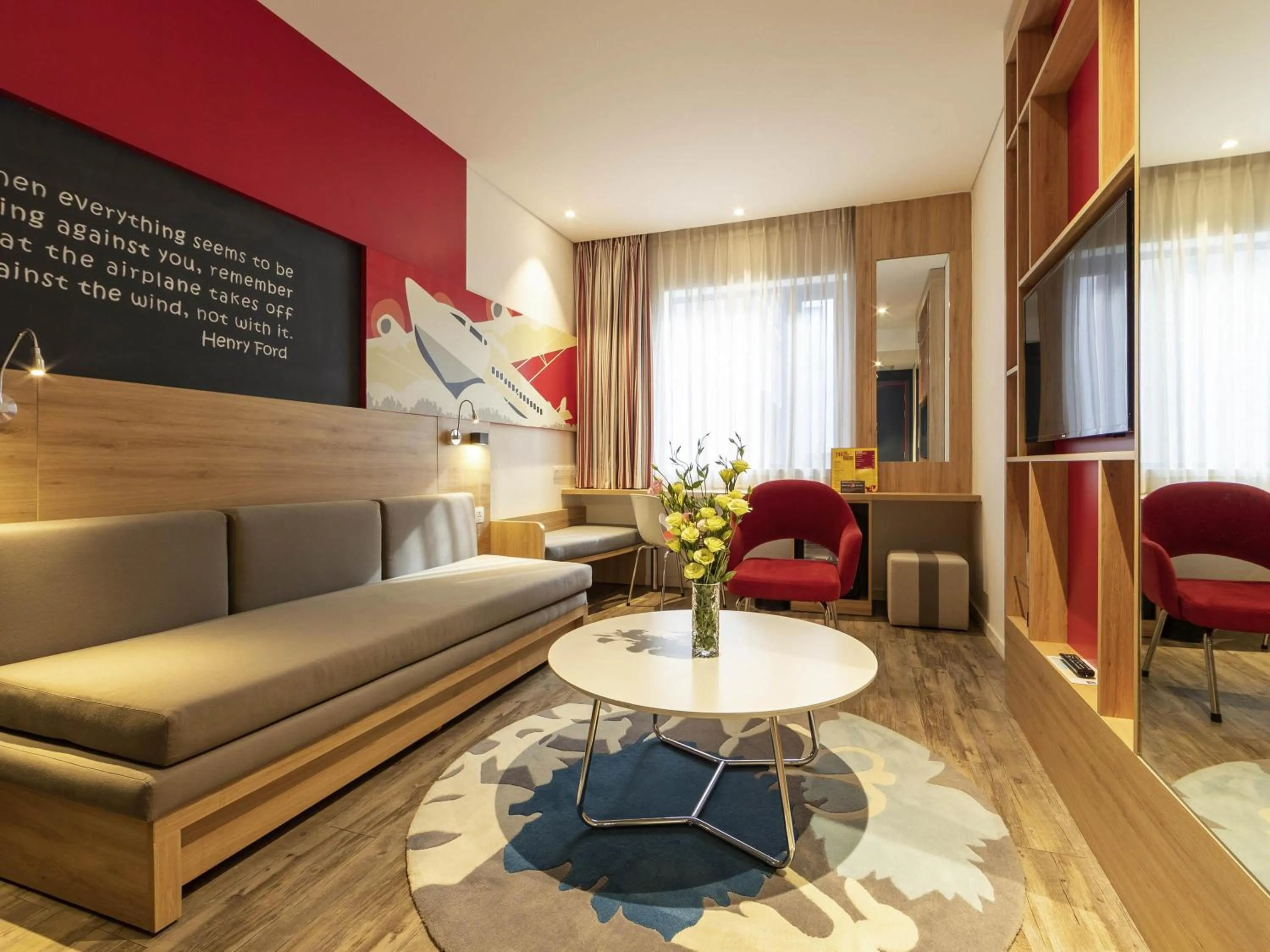 Queen Studio - Complimentary Round-trip Transfer to International Terminal upon request in Ibis Saigon Airport