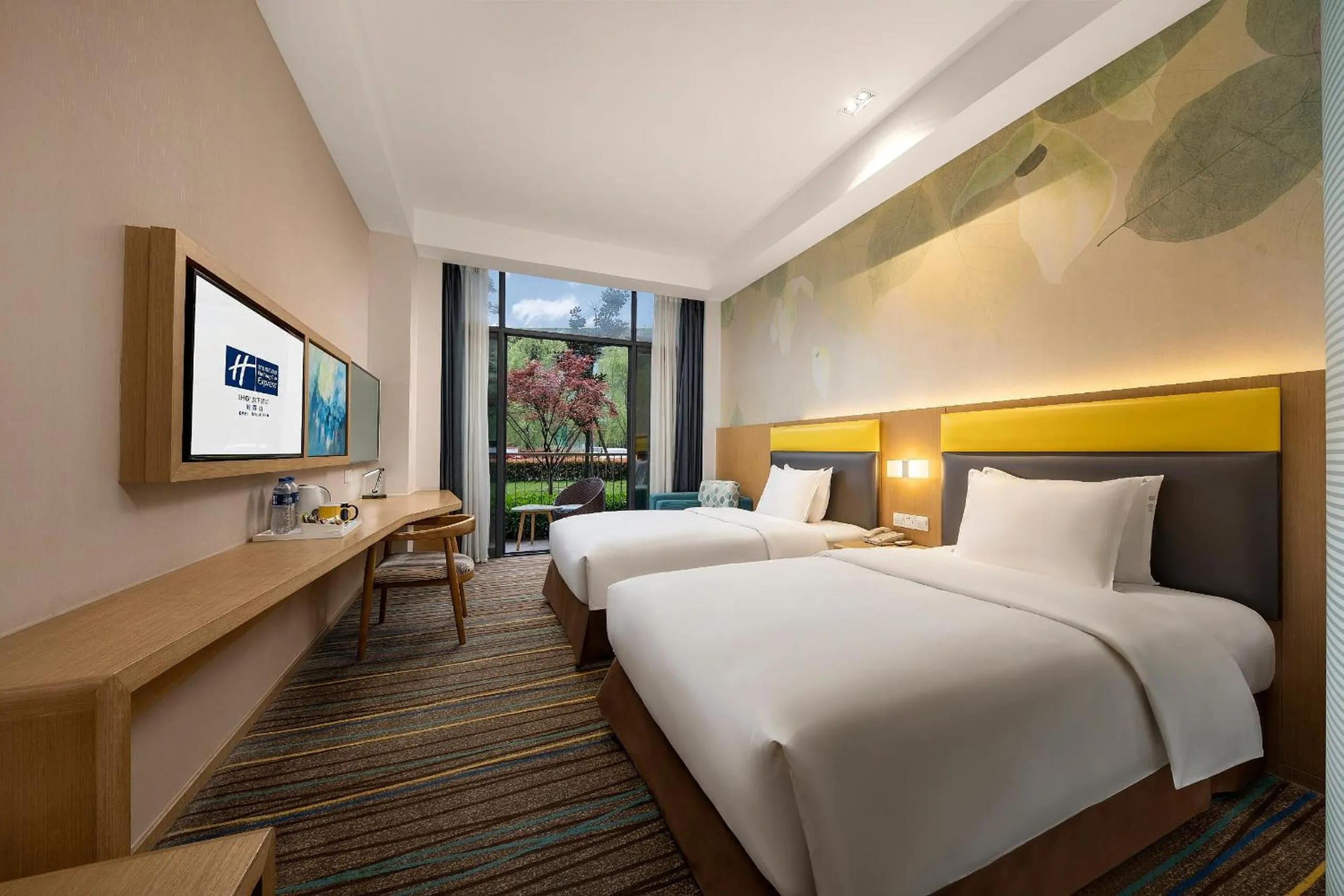 Standard Twin Room with Mountain View in Holiday Inn Express Emei Mountain, an IHG Hotel
