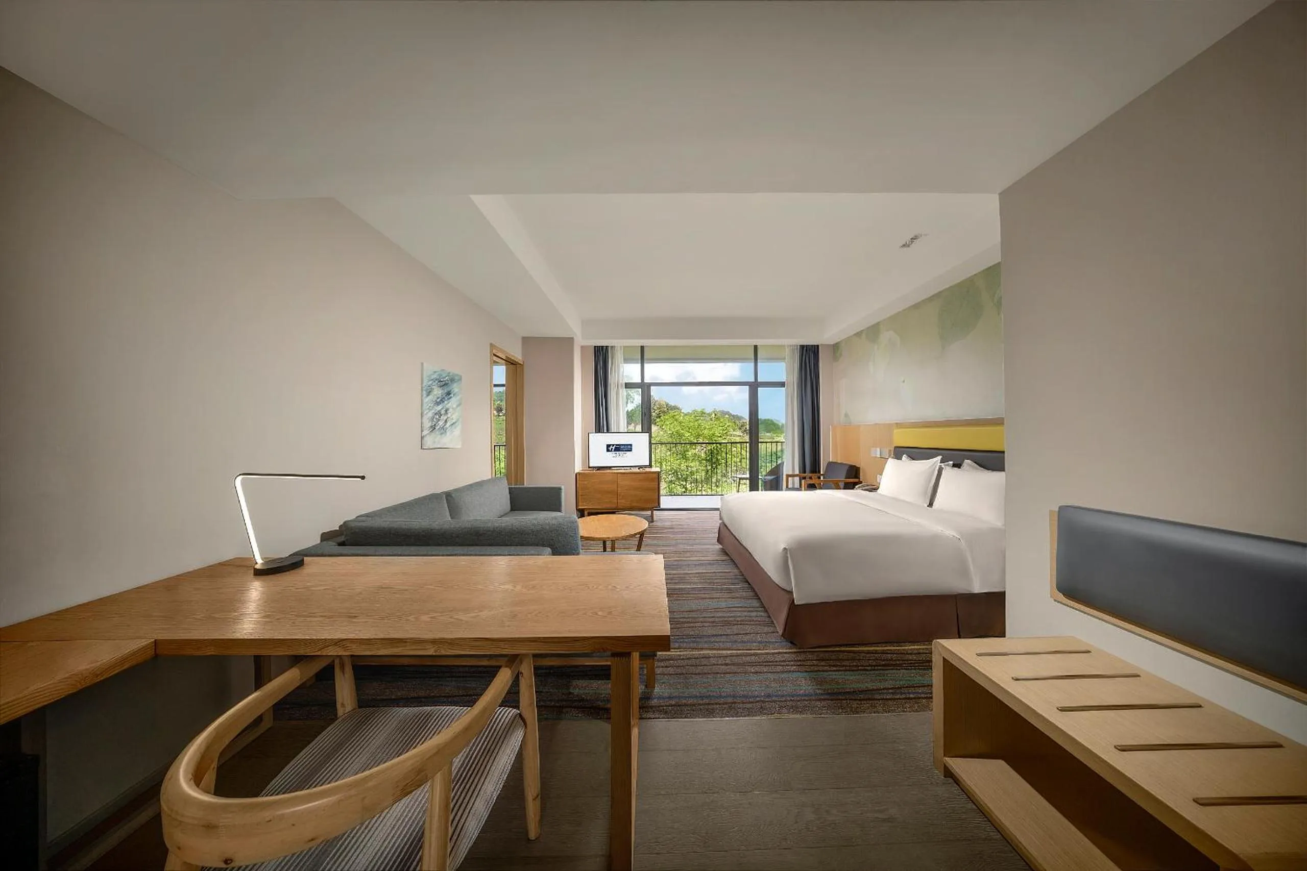 Suite with River View in Holiday Inn Express Emei Mountain, an IHG Hotel