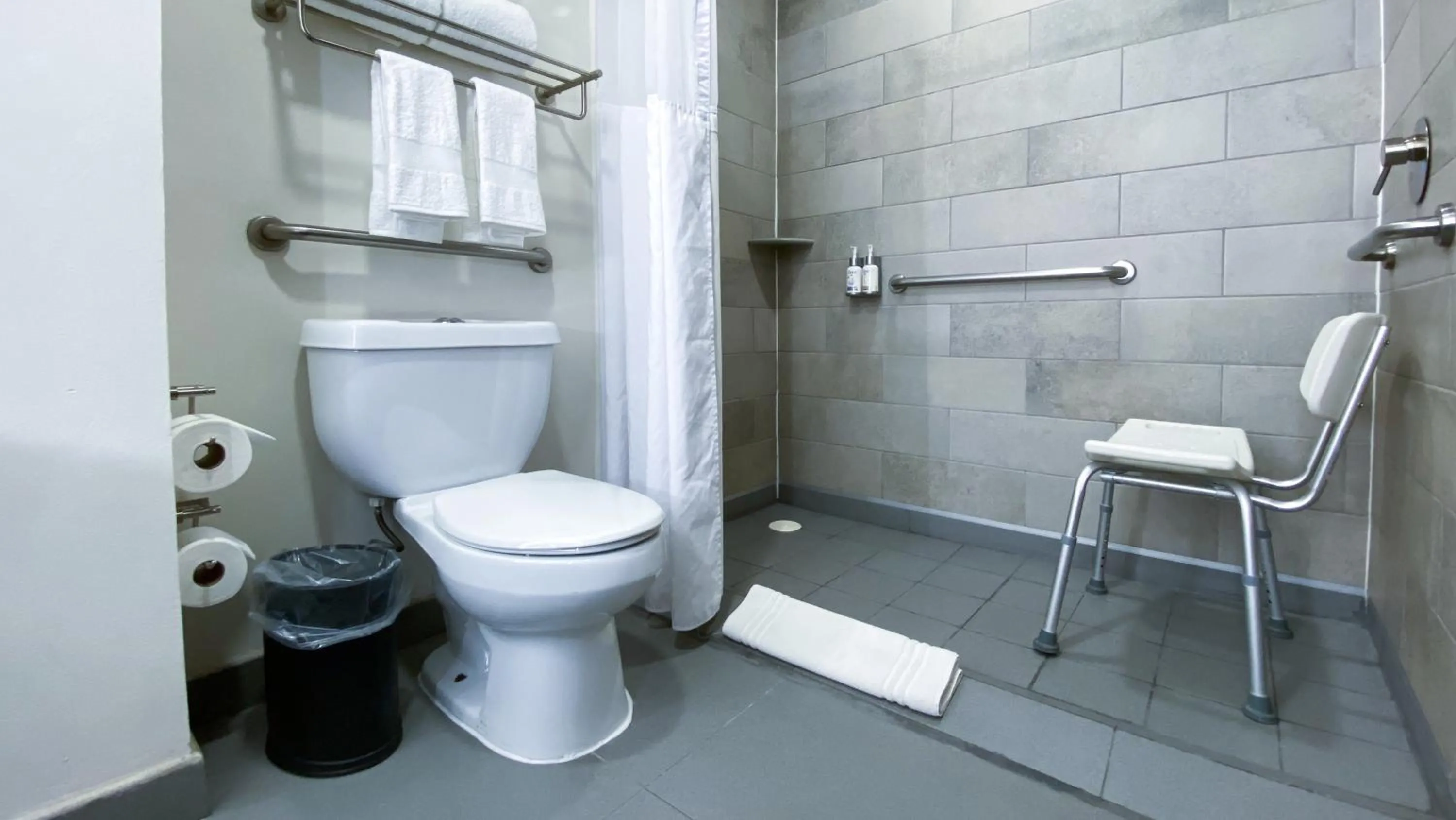 Standard King Room - Accessible in Holiday Inn Express & Suites - Ciudad Obregon by IHG