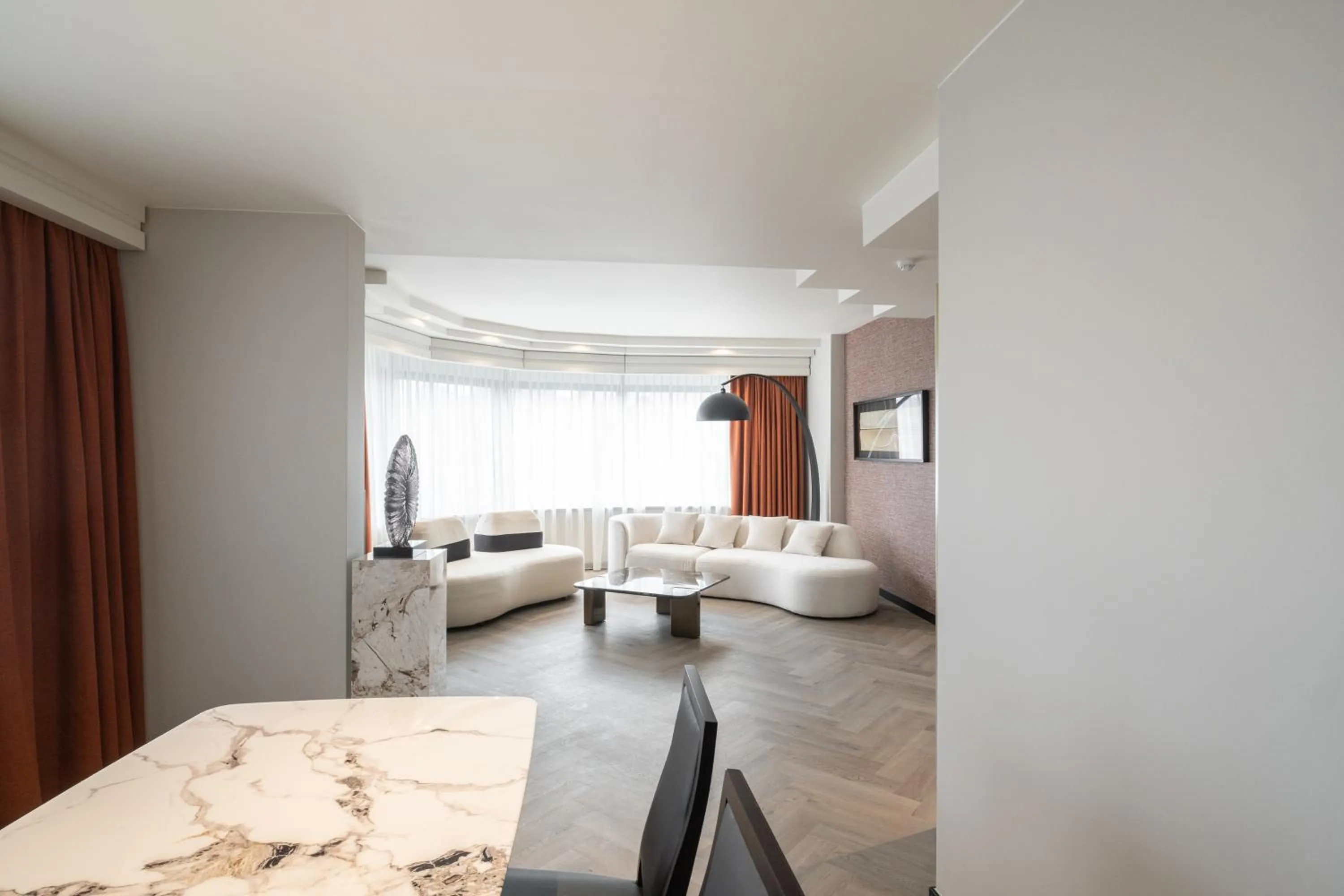 Deluxe Suite City View in Hyllit Hotel