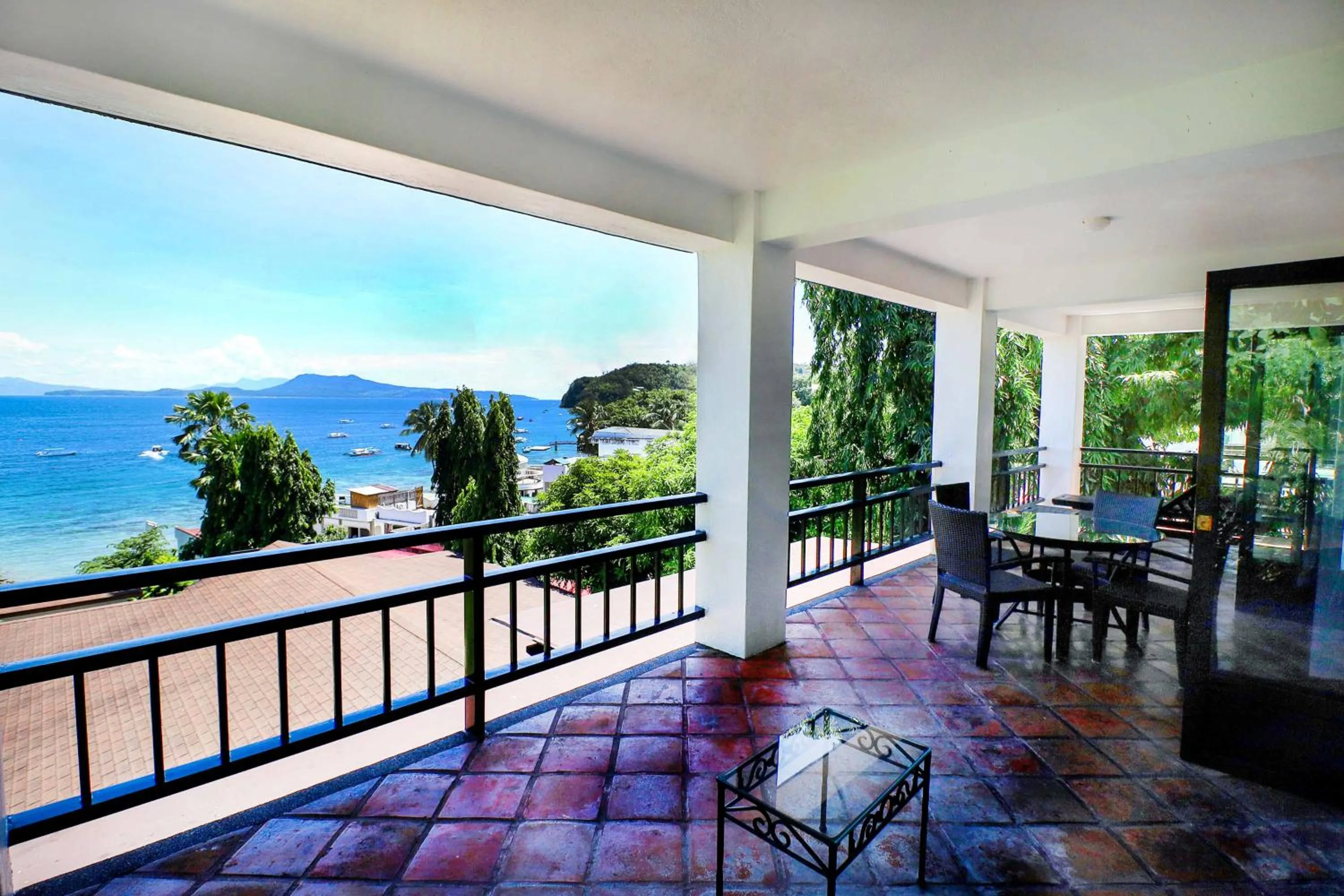 Three-Bedroom Villa in Out of the Blue Resort