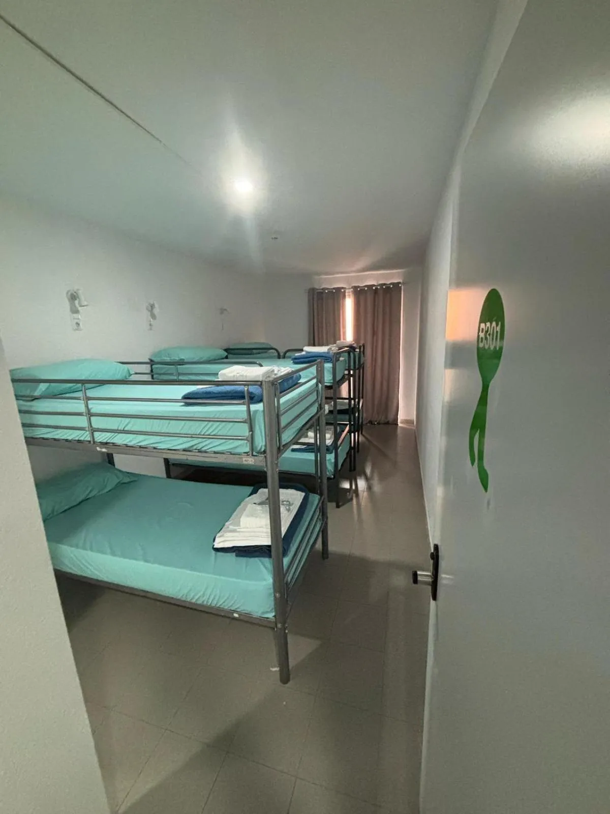 Bed in 6-Bed Female Dormitory Room in Motion Chueca Hostel