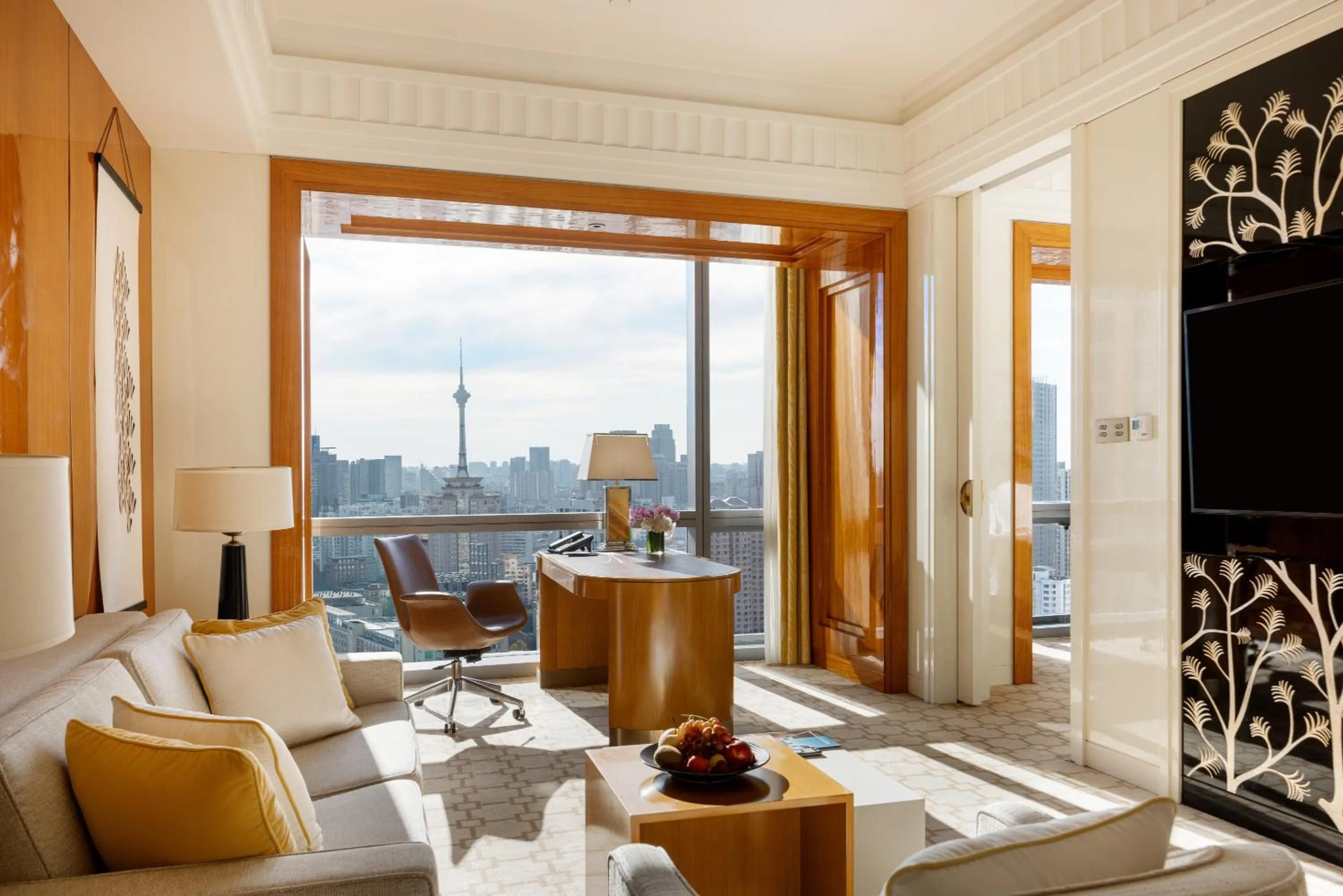 Deluxe King Bed Suite in Four Seasons Hotel Tianjin