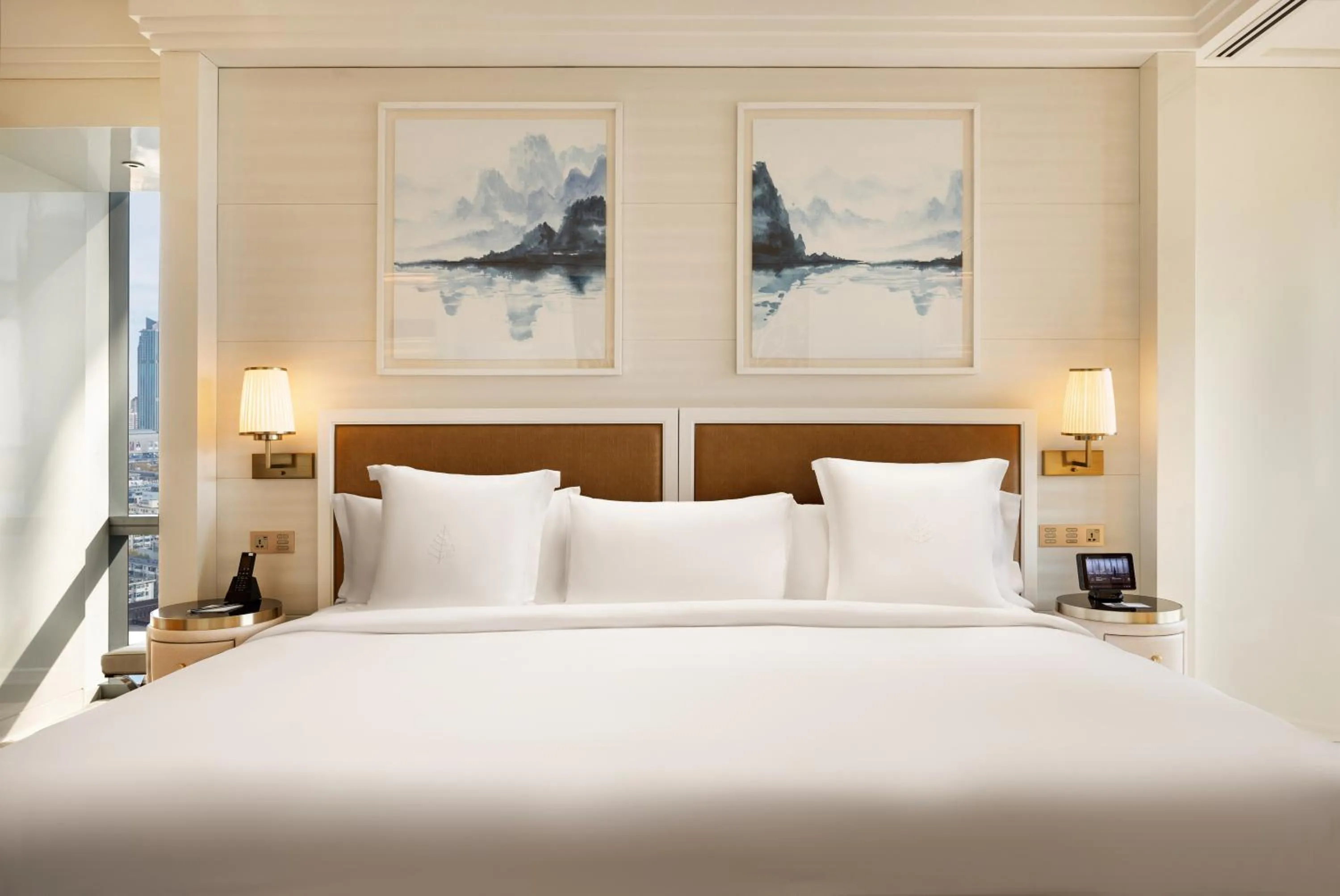 City-View Premier Room Queen in Four Seasons Hotel Tianjin