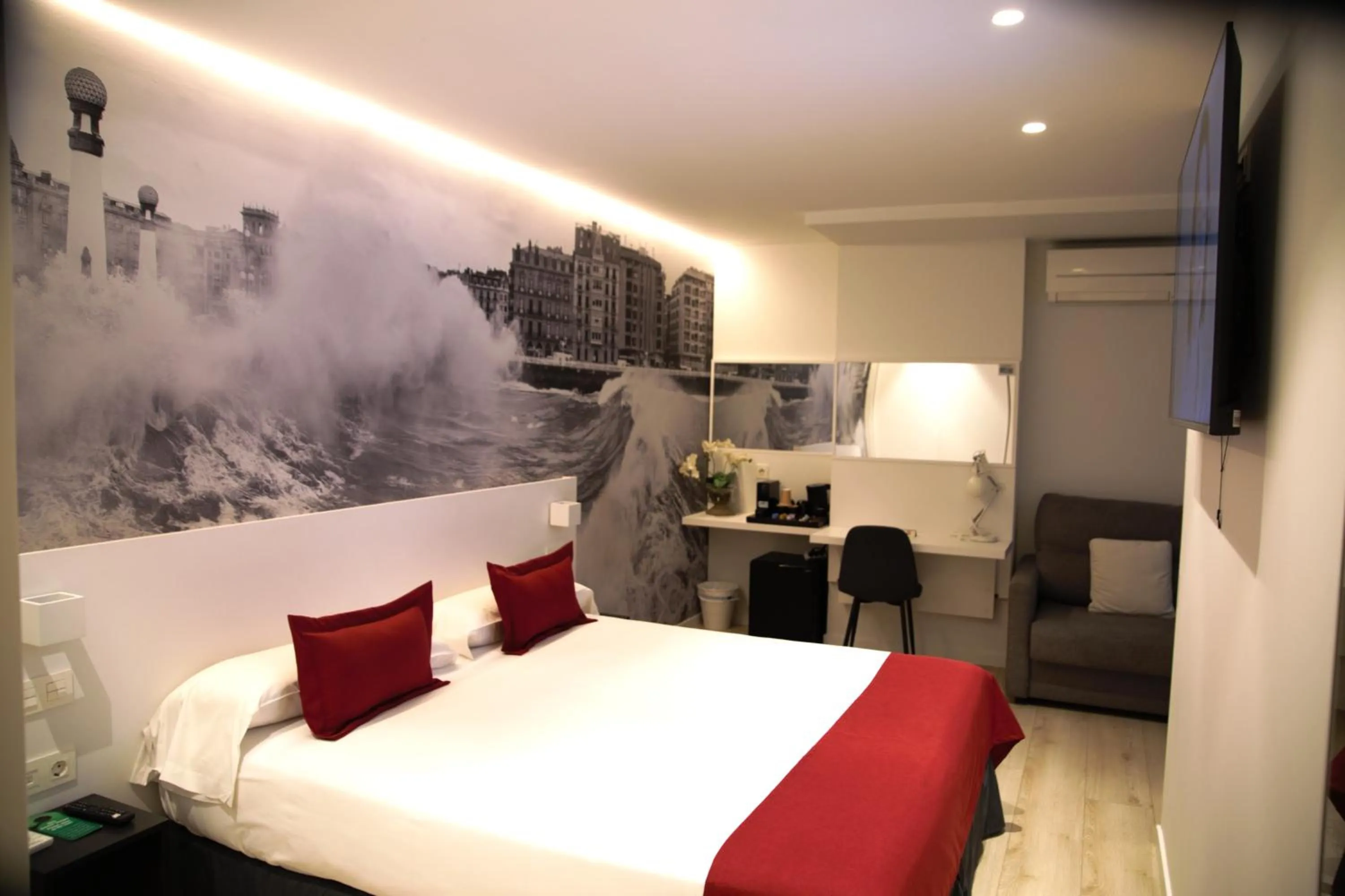 Deluxe Family Room in Pension Txingurri