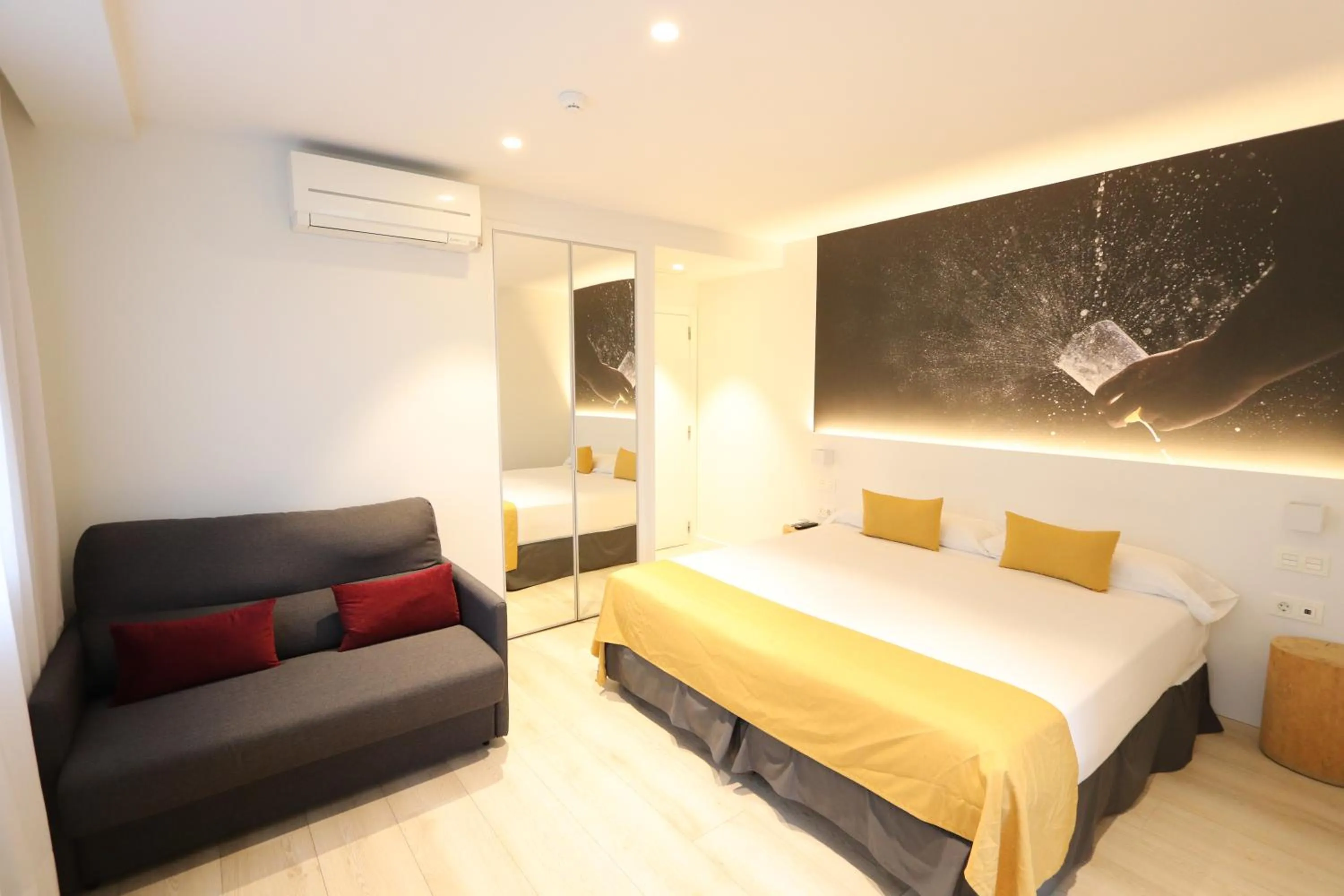 Superior Triple Room in Pension Txingurri