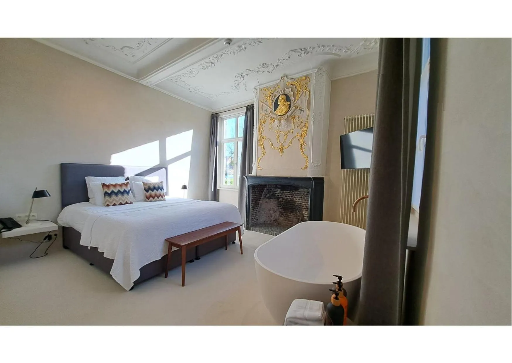 Junior Suite with Garden View - single occupancy in Hotel Montanus