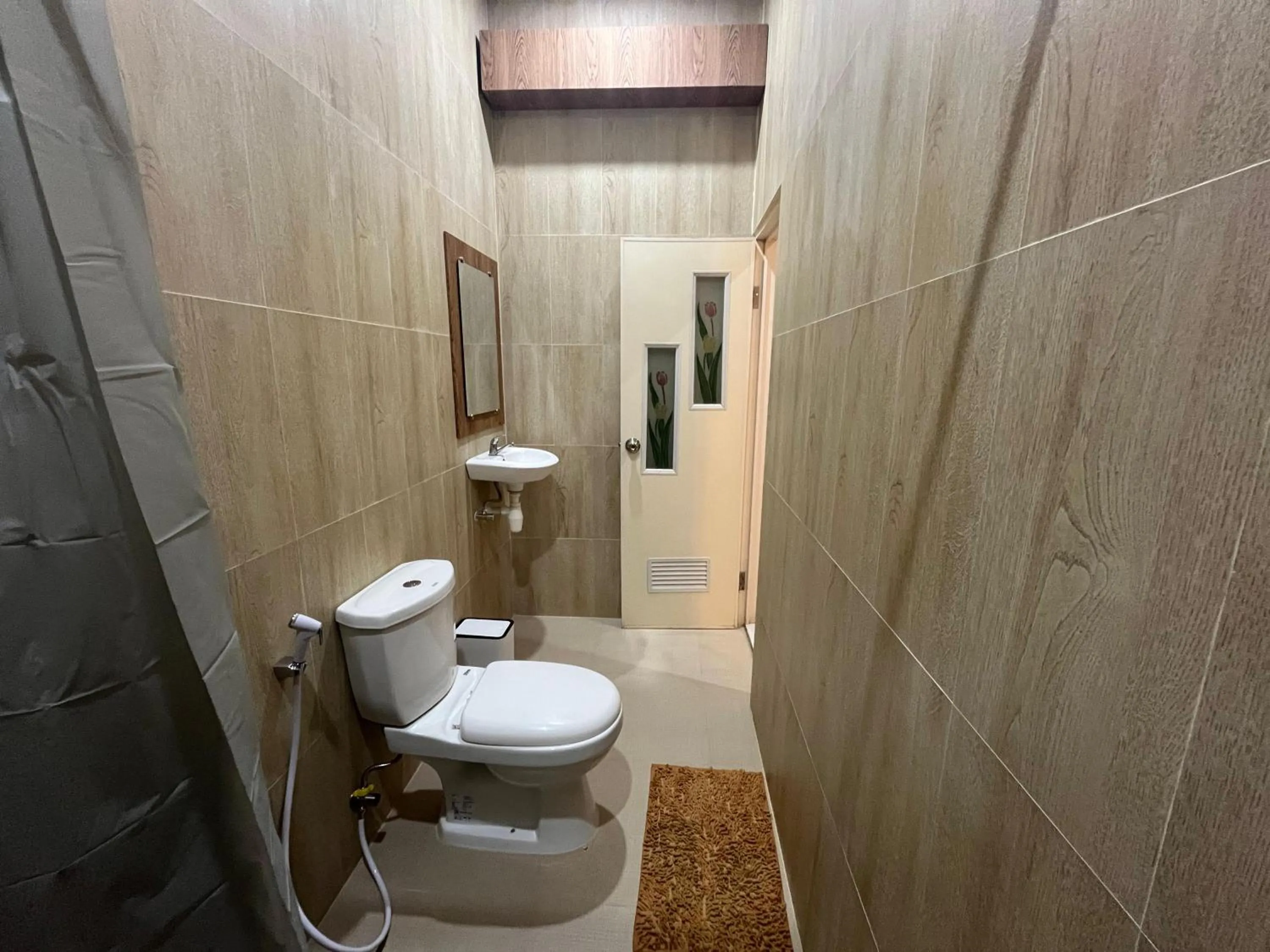 Deluxe Double Room in Clover Homestay