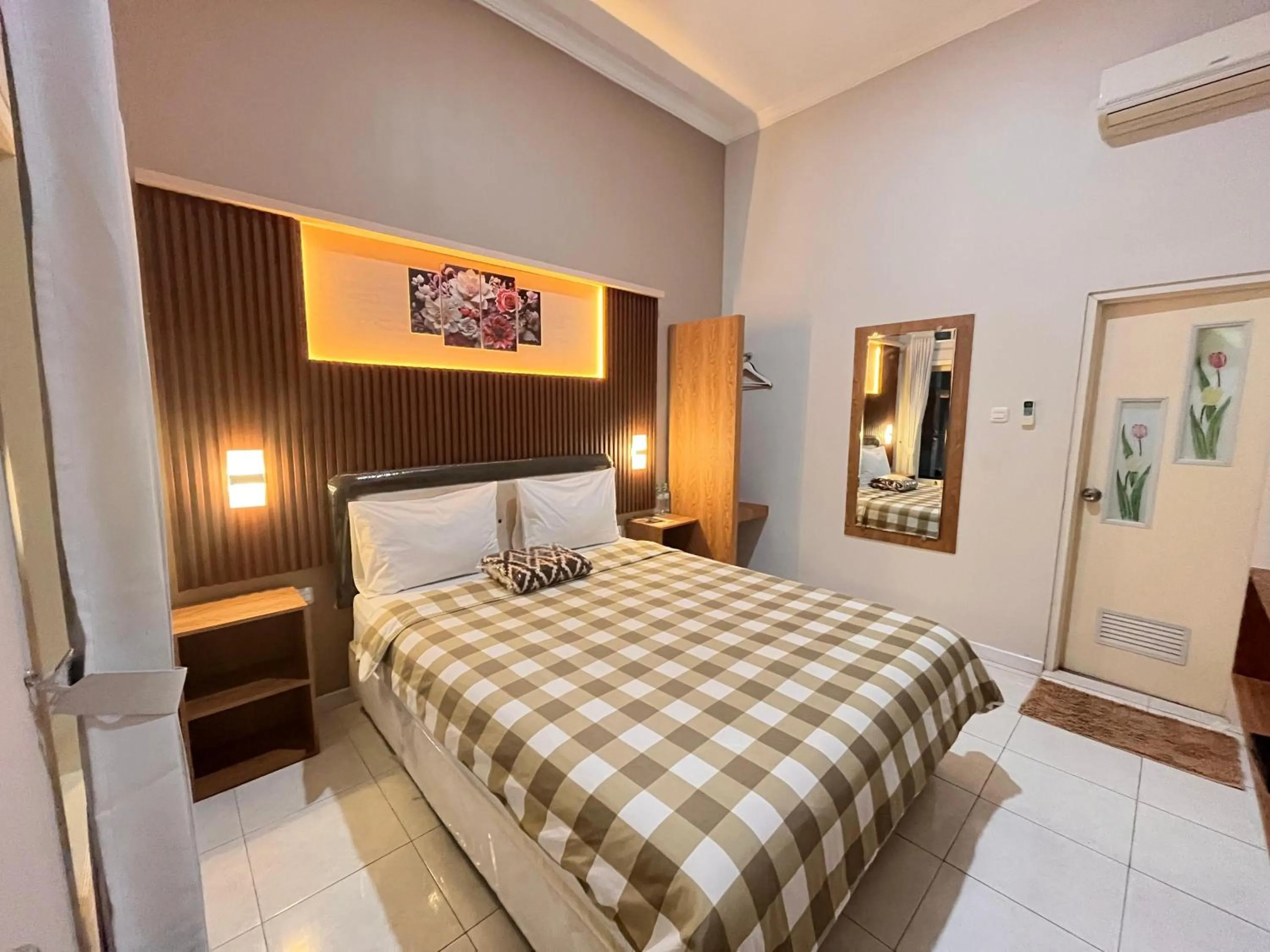 Superior King Room in Clover Homestay