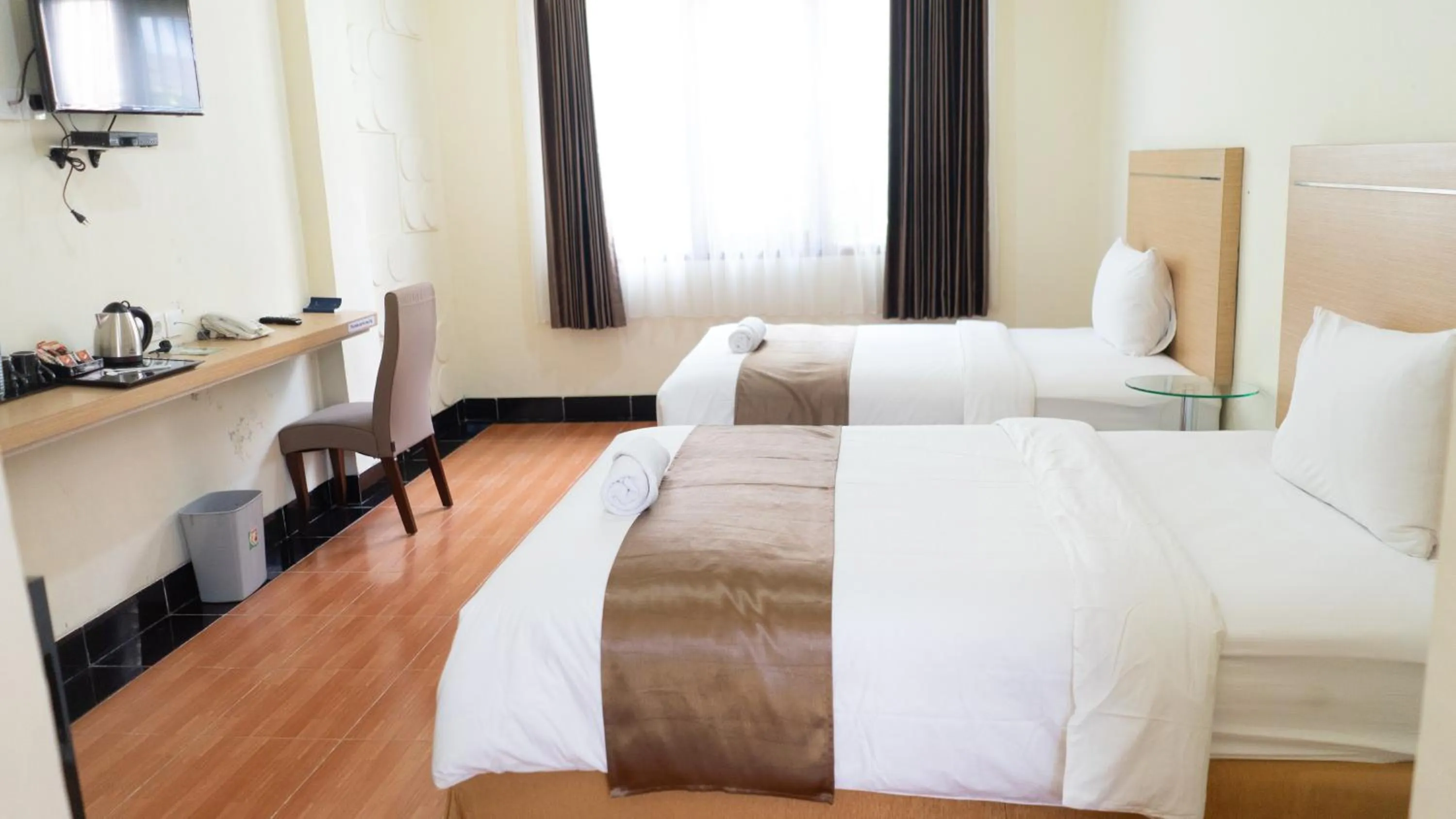 Deluxe Twin Room in Revayah Hotels