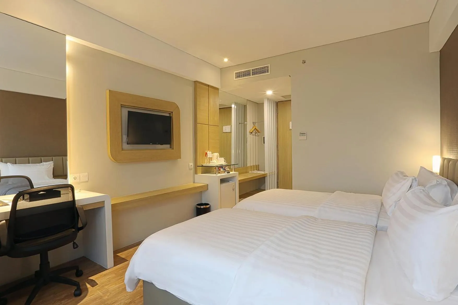 Deluxe Twin Room in Horison Tasikmalaya