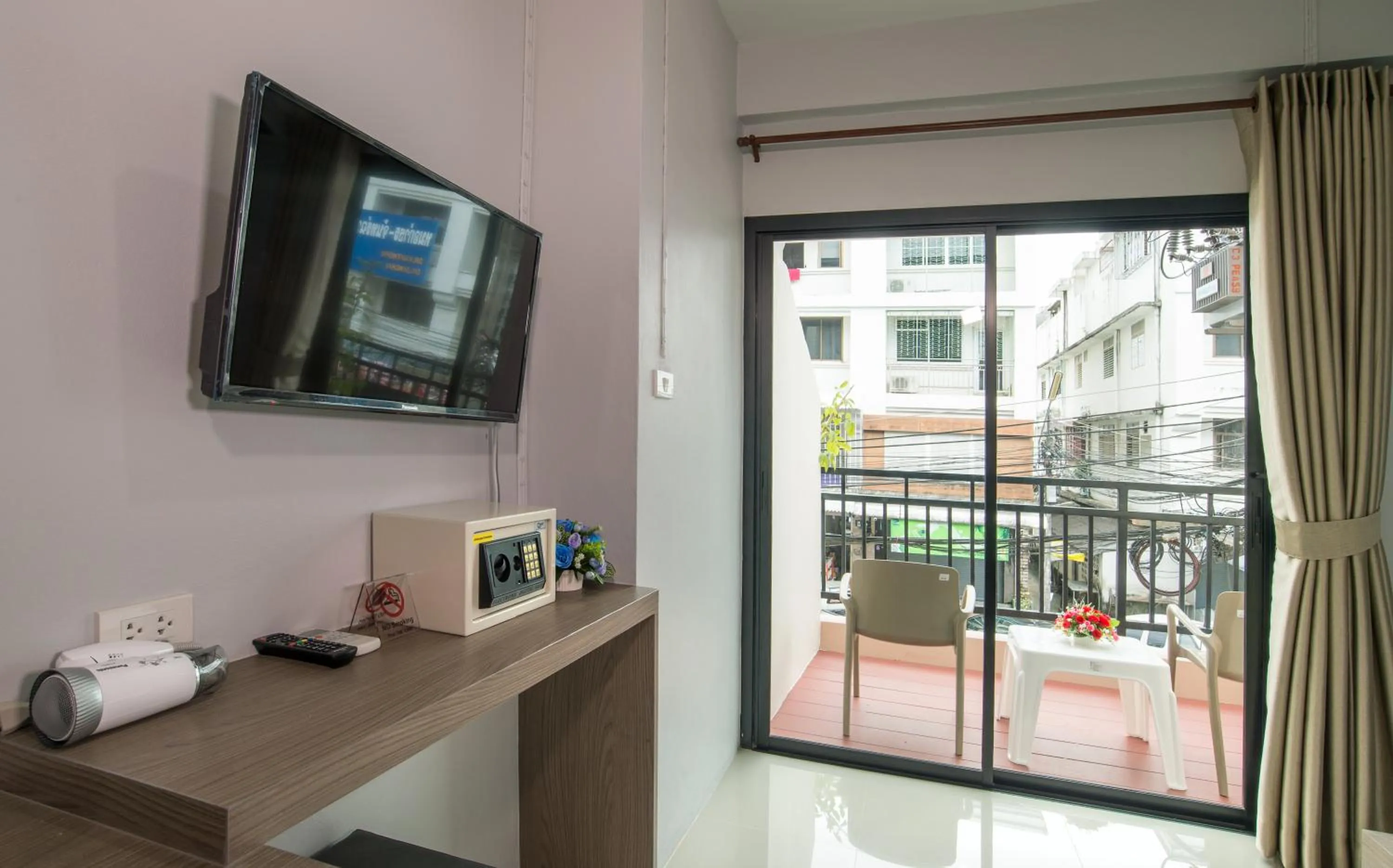 King Room with Balcony in Lada Krabi Express