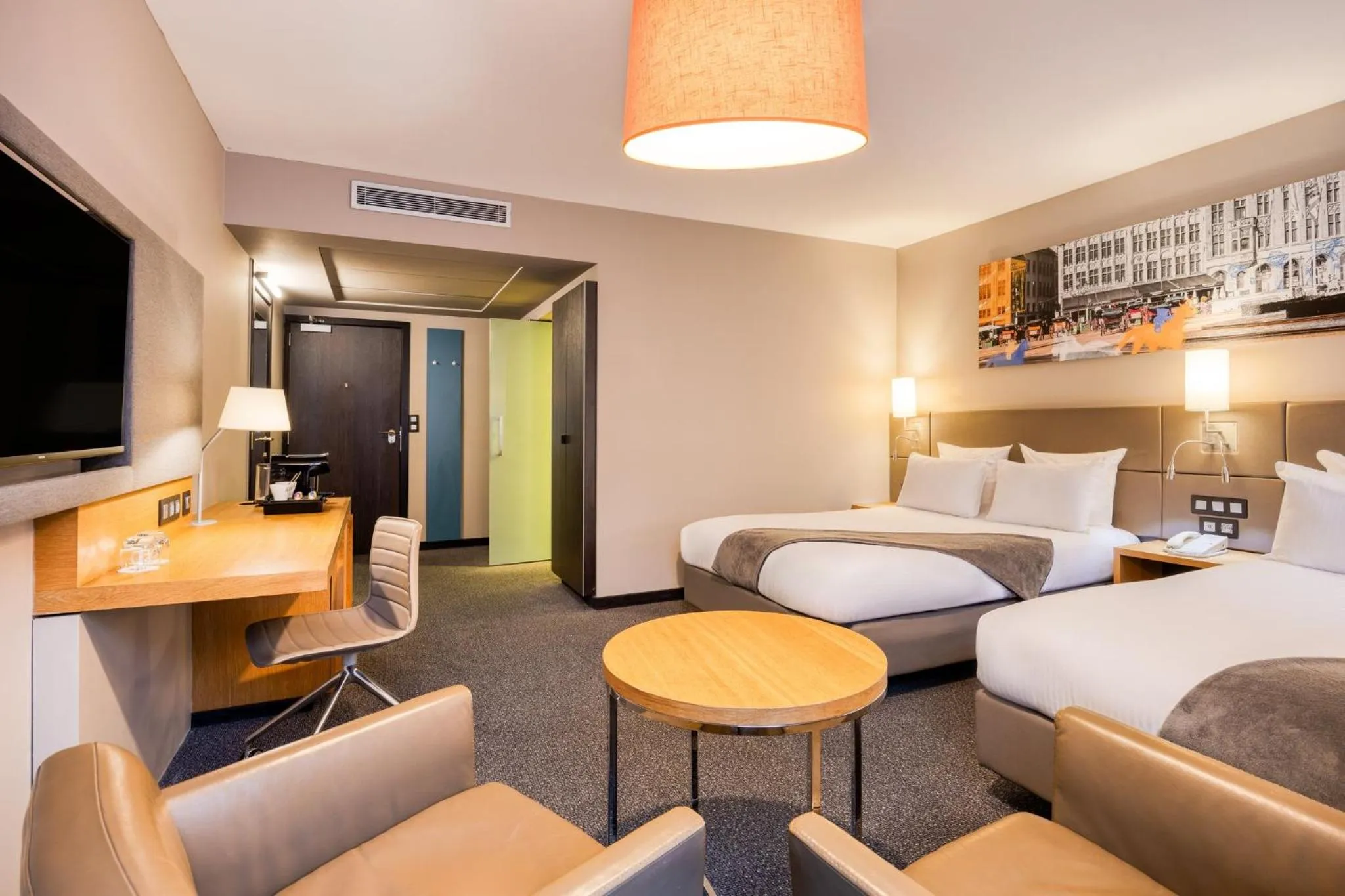 Standard Double Room with Two Double Beds in Crowne Plaza Hotel Brugge by IHG