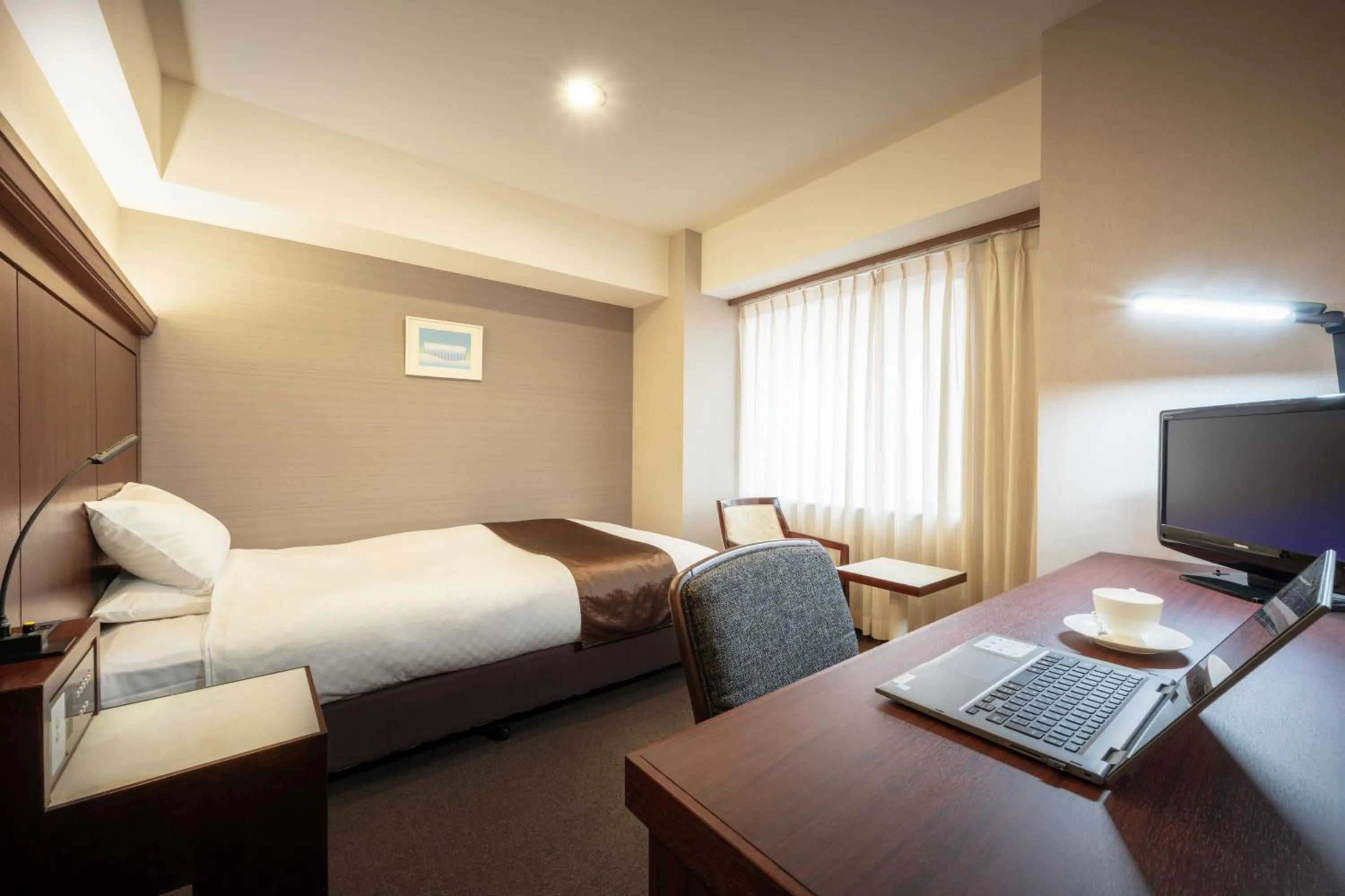 Standard Double Room with Small Double Bed - single occupancy - Non-Smoking in Niigata Grand Hotel