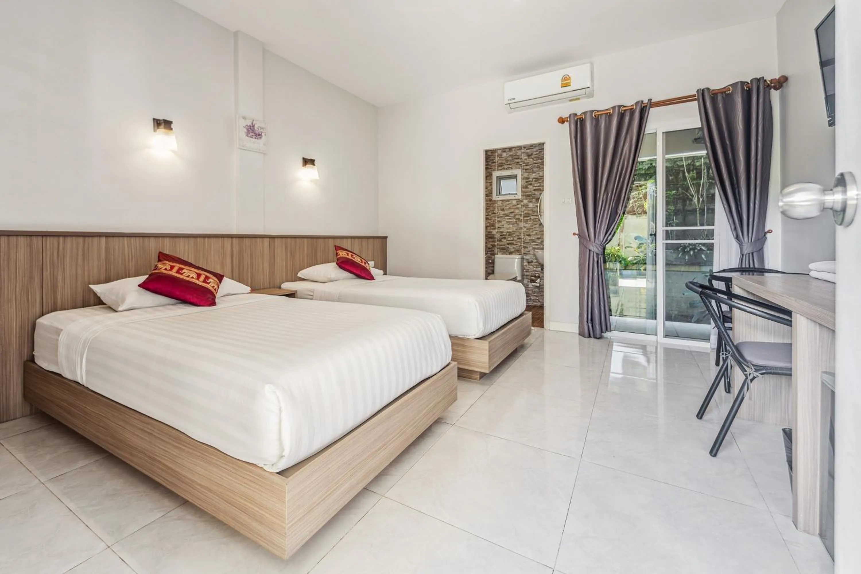 Twin Room in Winrisa Place