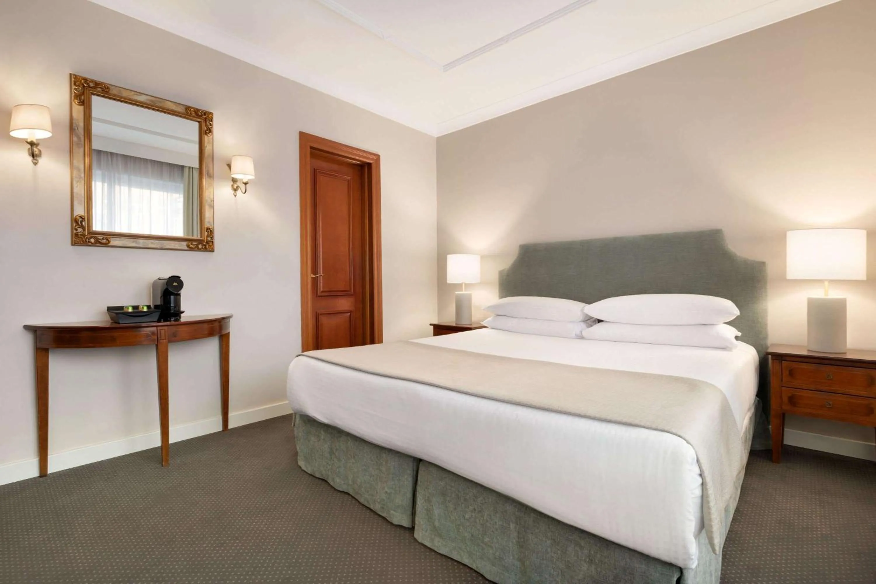 King Room - Non-Smoking in Hotel Avenue Louise Brussels Trademark Collection by Wyndham