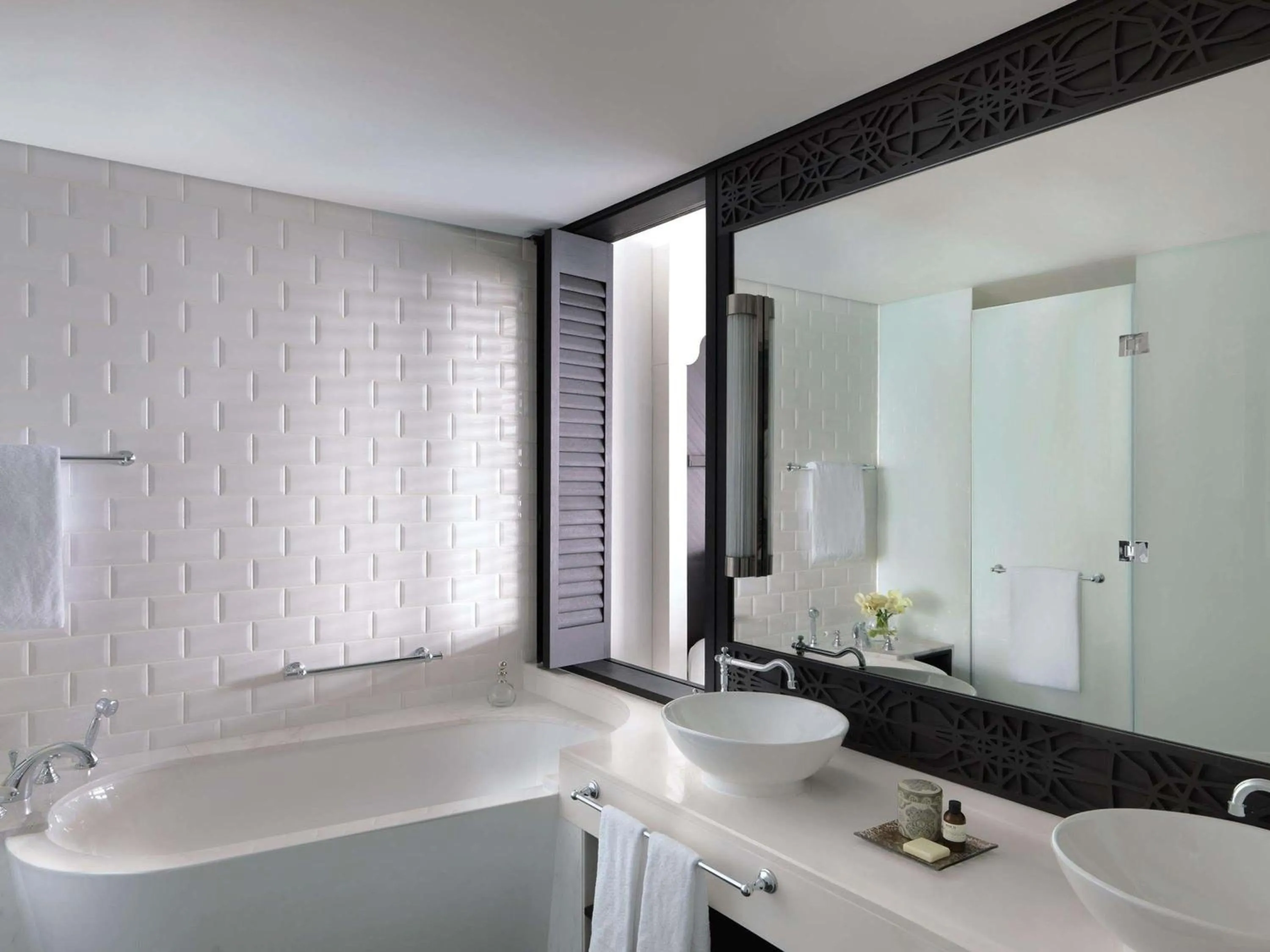 Fairmont Deluxe Room King Bed Non Smoking in Fairmont Fujairah Beach Resort