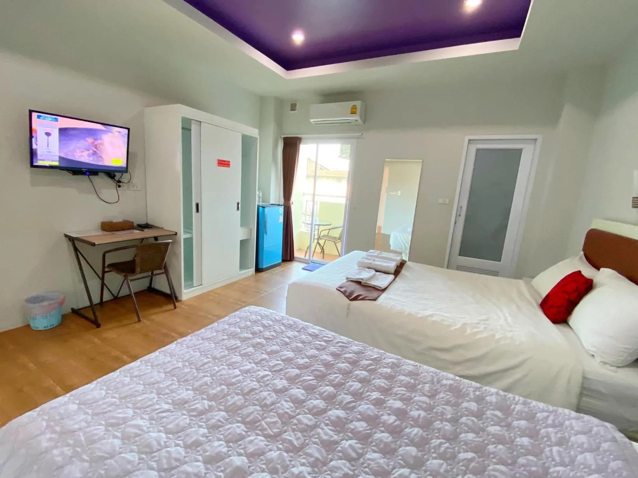 Deluxe Twin Room in Namthip Residence