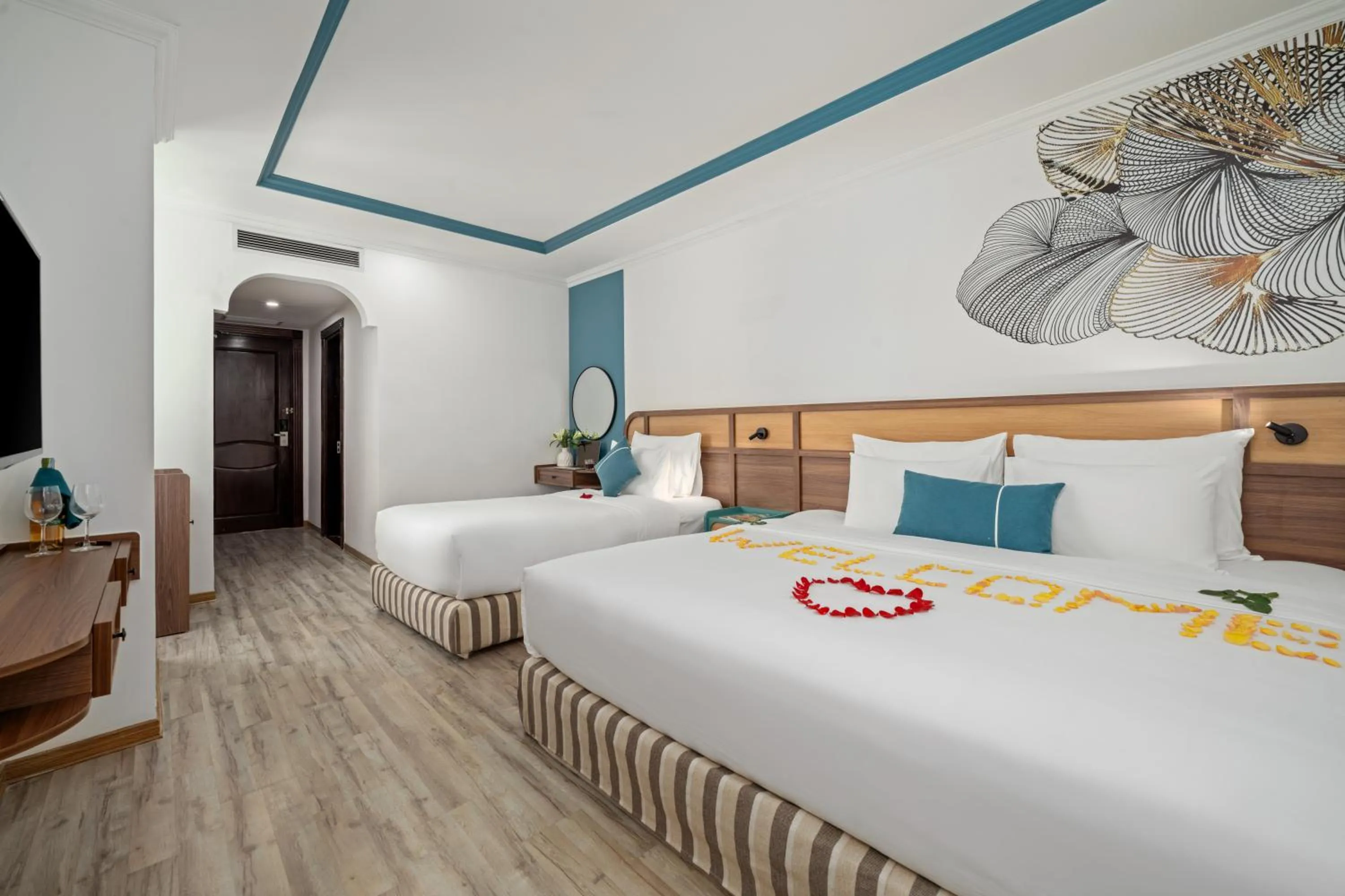 Deluxe Triple Partial Sea view in Paracel Beach Hotel