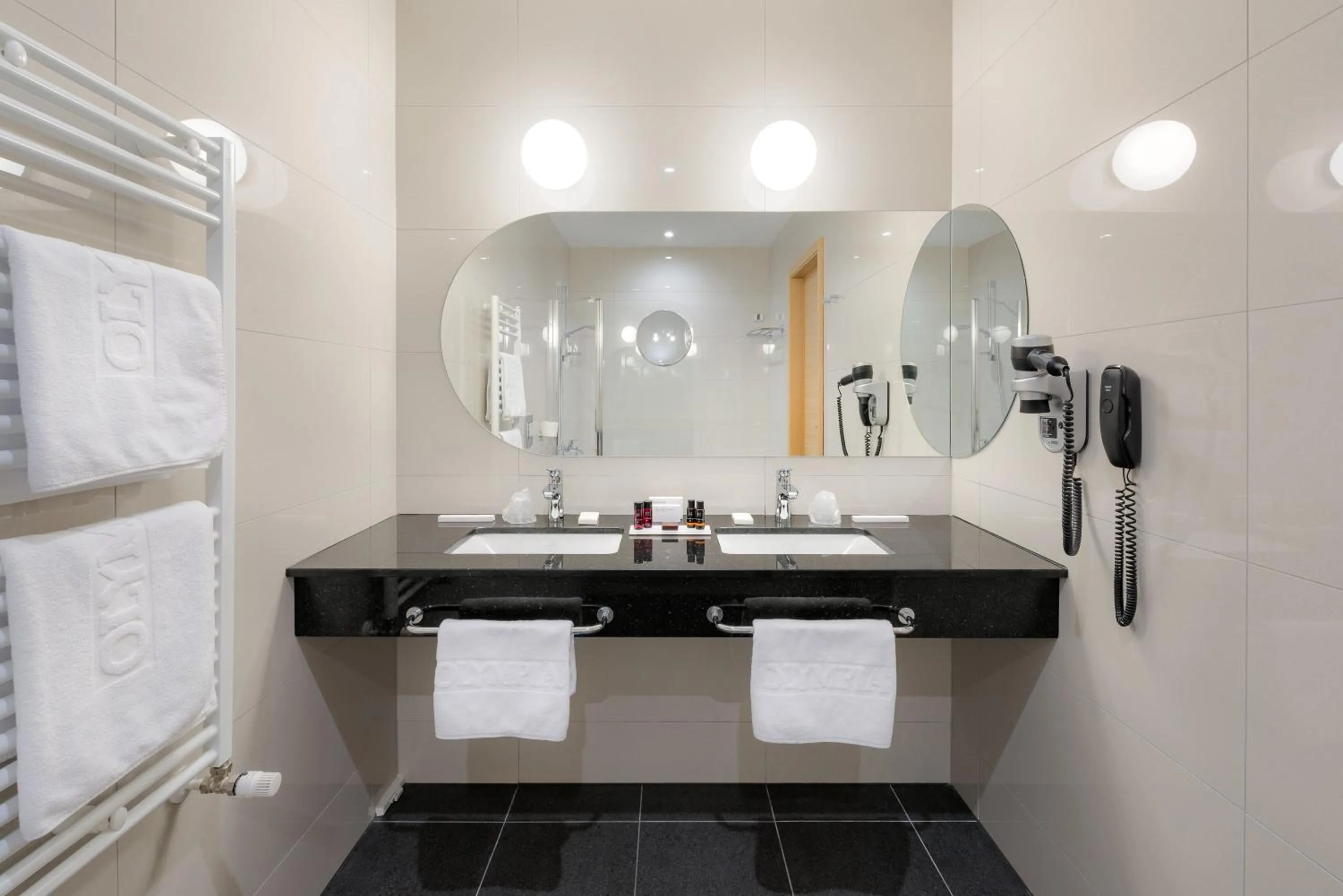 Deluxe Suite with Balcony in Hotel Olympia Sky