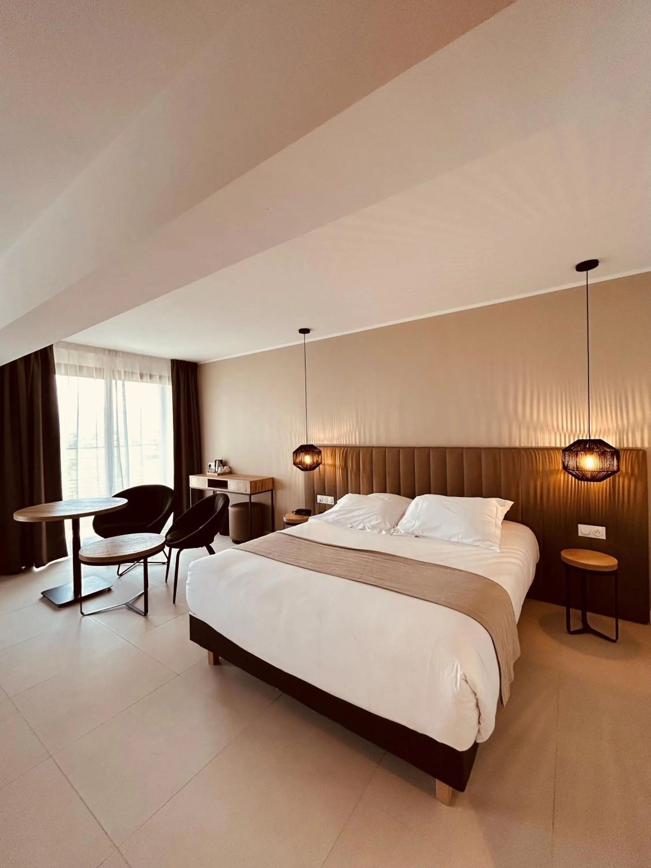 Family Room with Garden View in Hôtel Spa Restaurant La Madrague