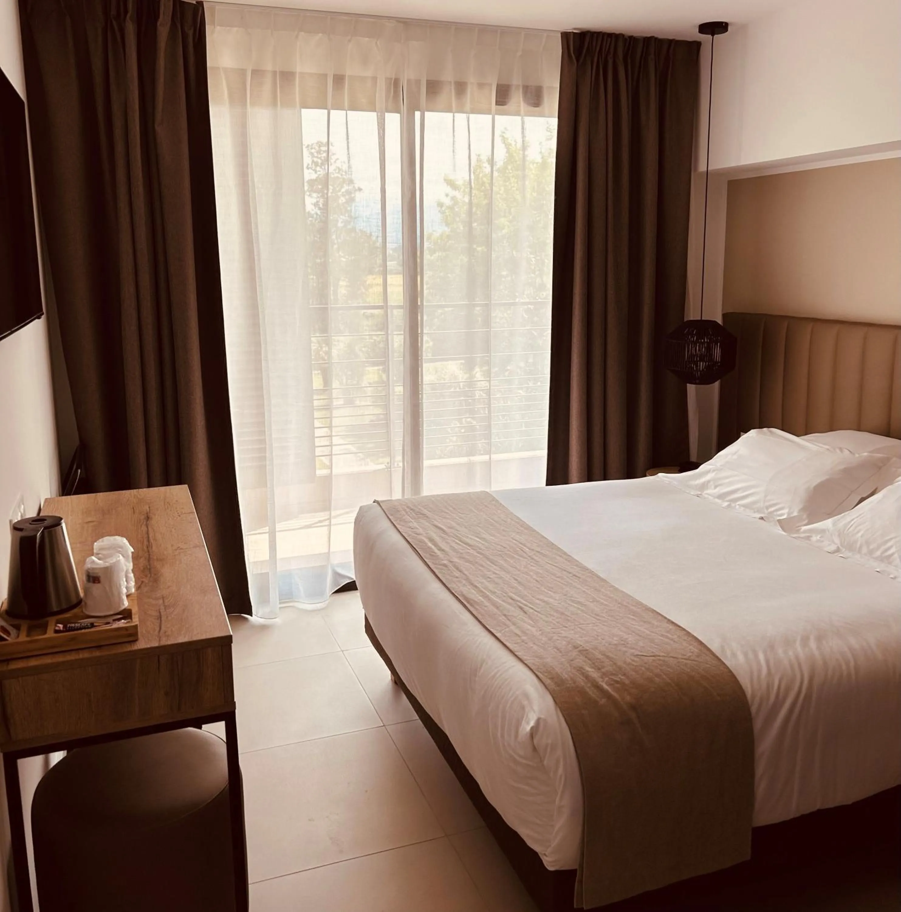 Double Room with Balcony in Hôtel Spa Restaurant La Madrague