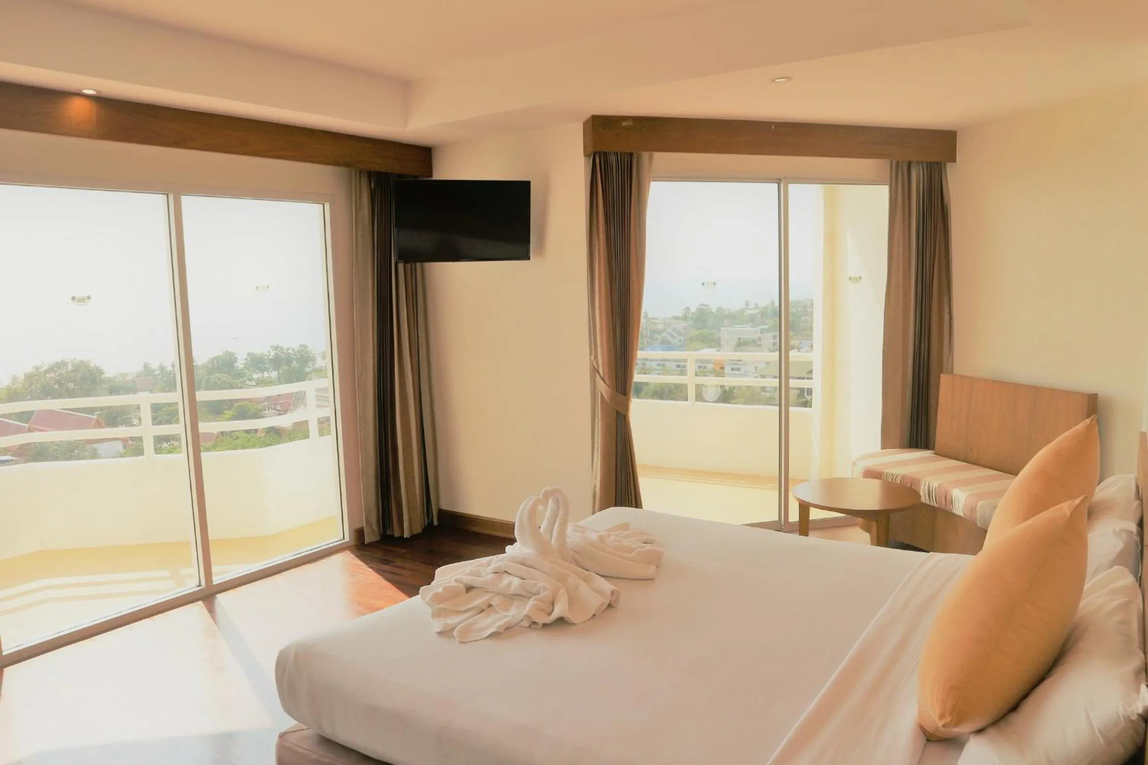 Deluxe Panorama Sea View in Welcome Jomtien Beach Hotel