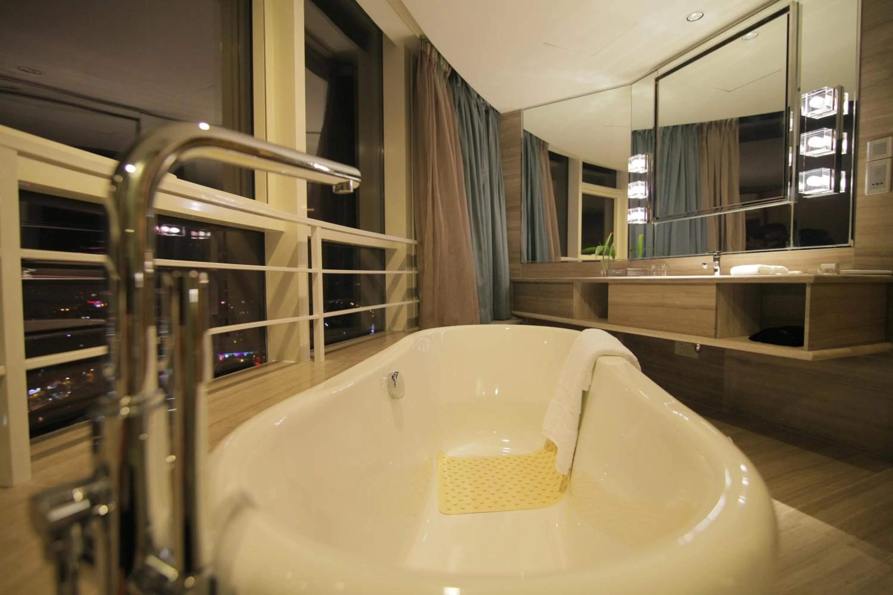 Executive Suite in Huangyan Yaoda Hotel