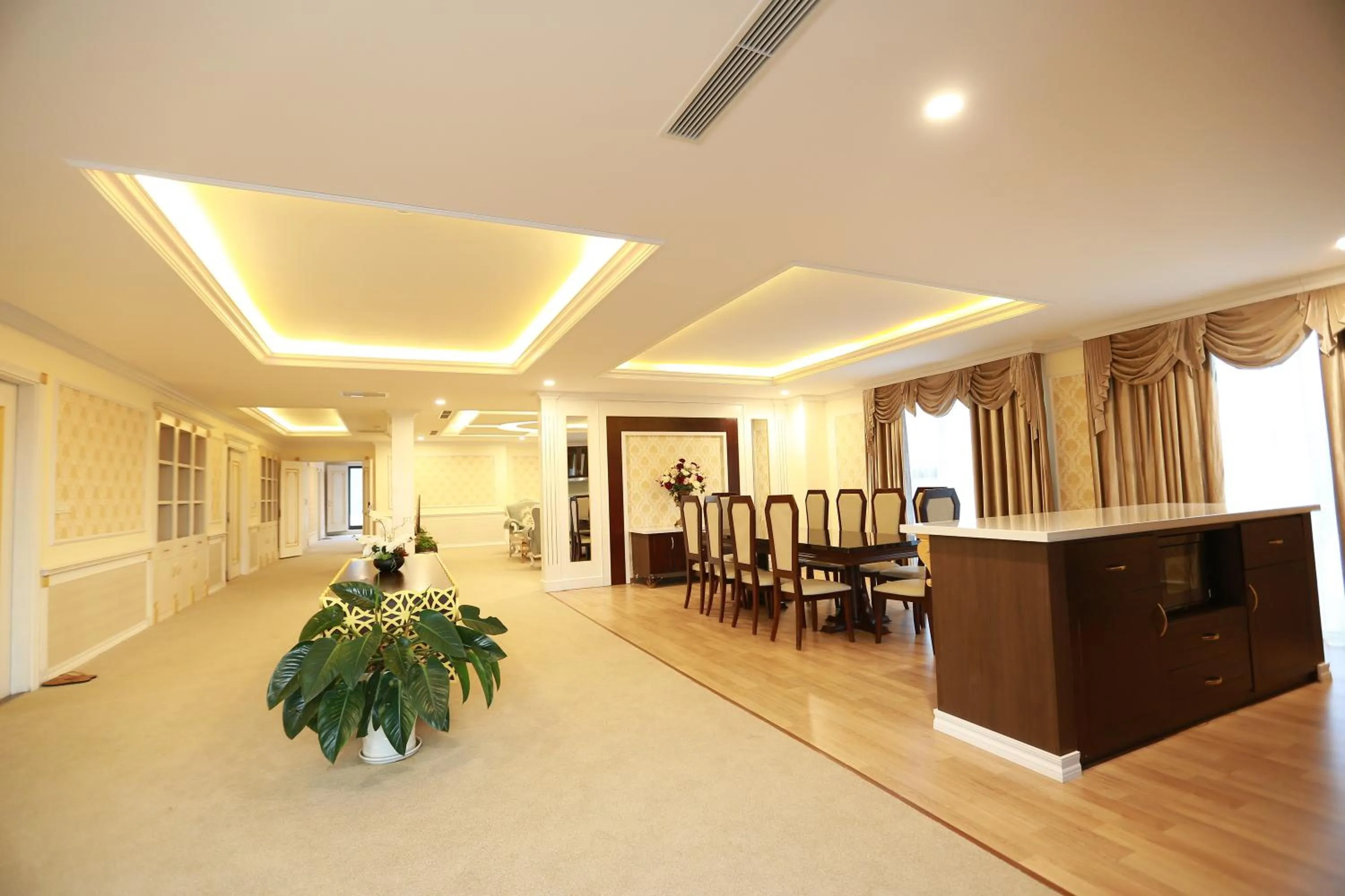Presidential Suite in Muong Thanh Holiday Con Cuong