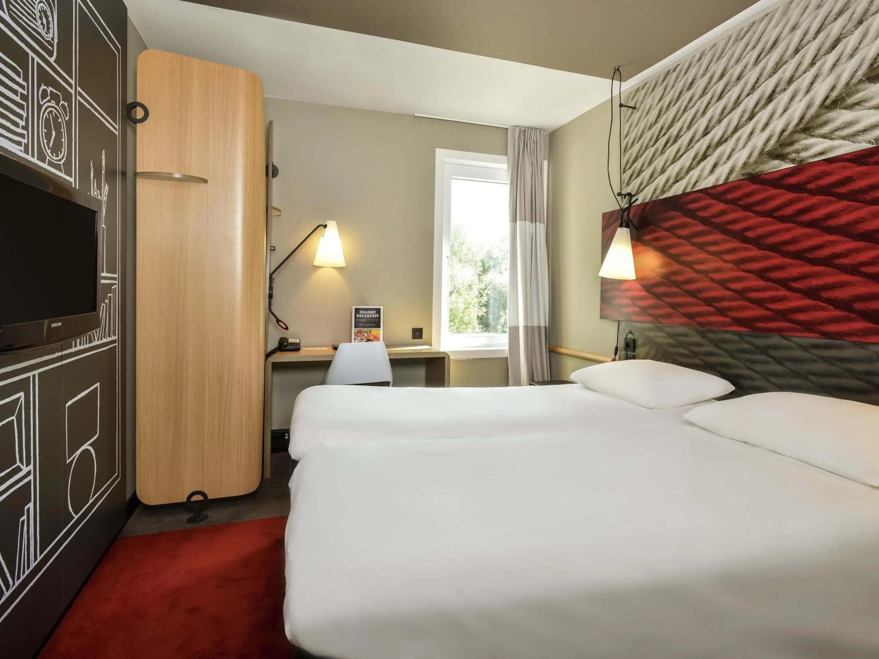 Superior Twin Room in Ibis Brussels Erasmus