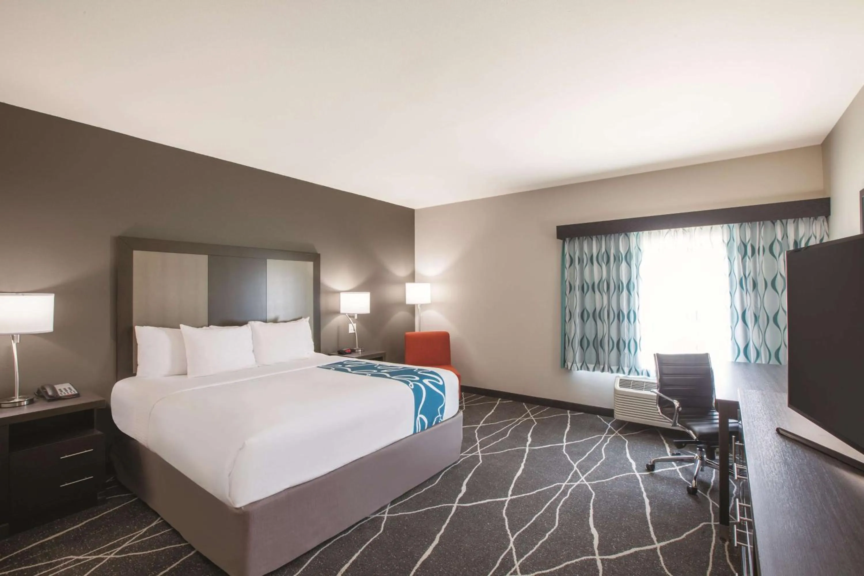 King Room - Mobility Access/Non-Smoking in La Quinta by Wyndham Tulsa Broken Arrow