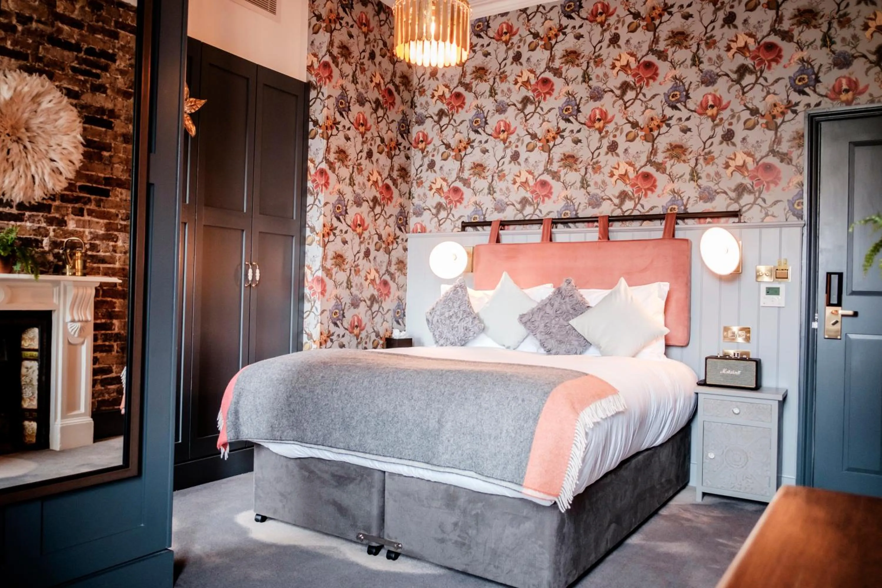 Classic Double in Half Moon