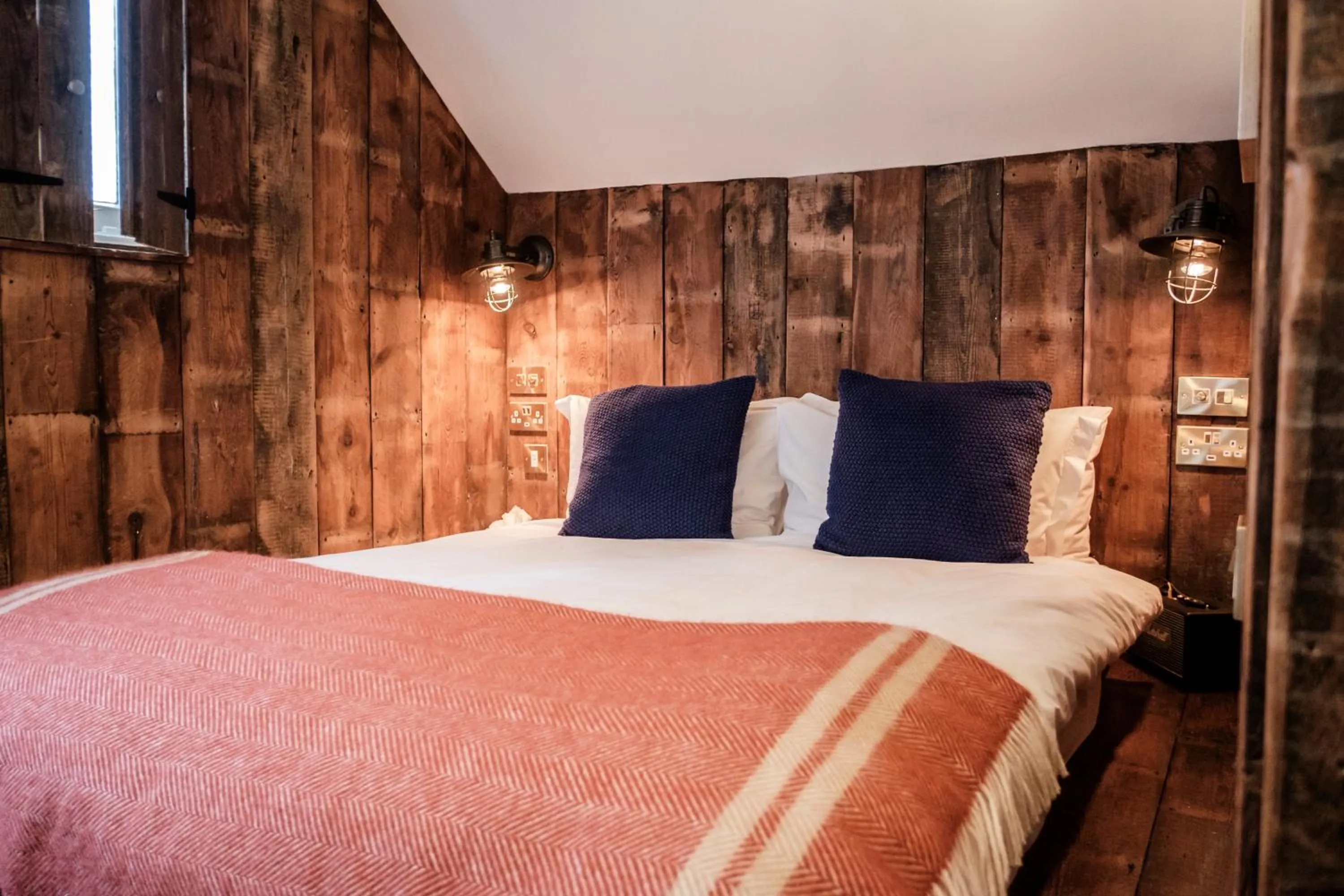 The Cozy Cabin in Half Moon