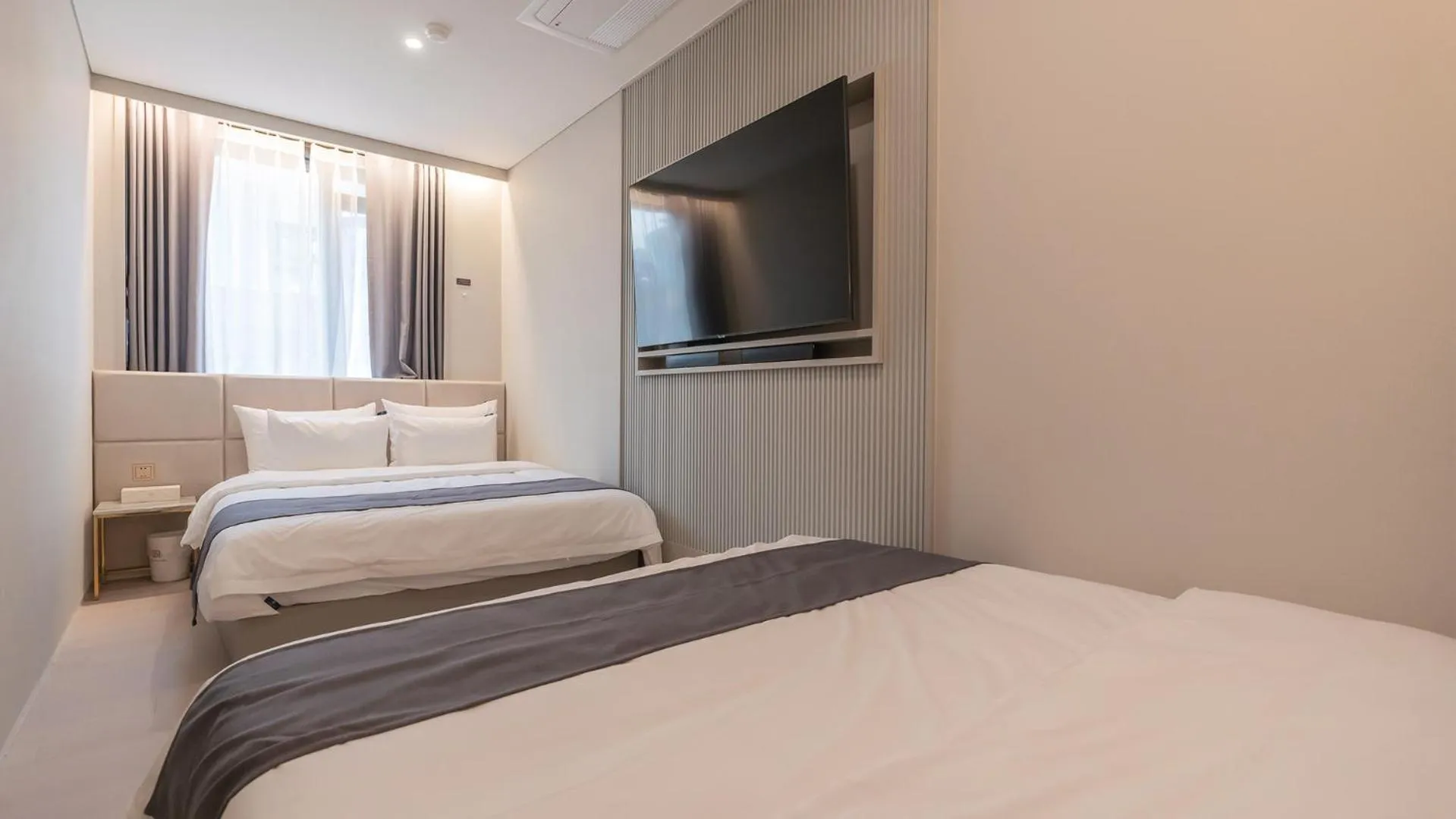 Deluxe Quadruple Room in Denbasta Central Hotel Seomyeon