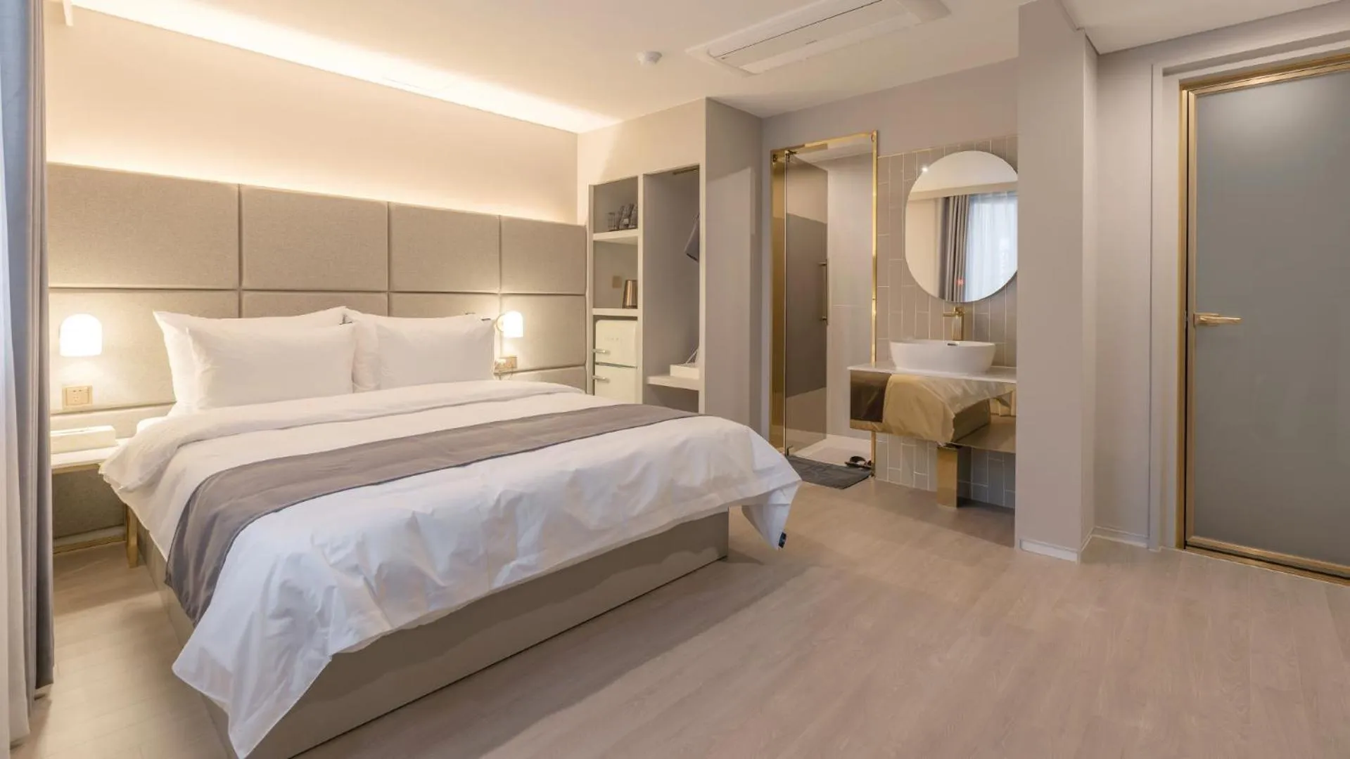 Standard King Room in Denbasta Central Hotel Seomyeon