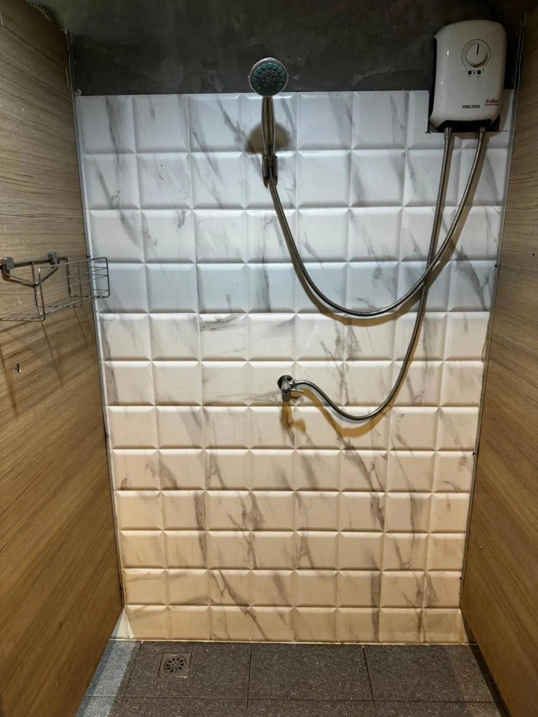 Standard Double Room with Shared Bathroom in Glur Central Pratunam