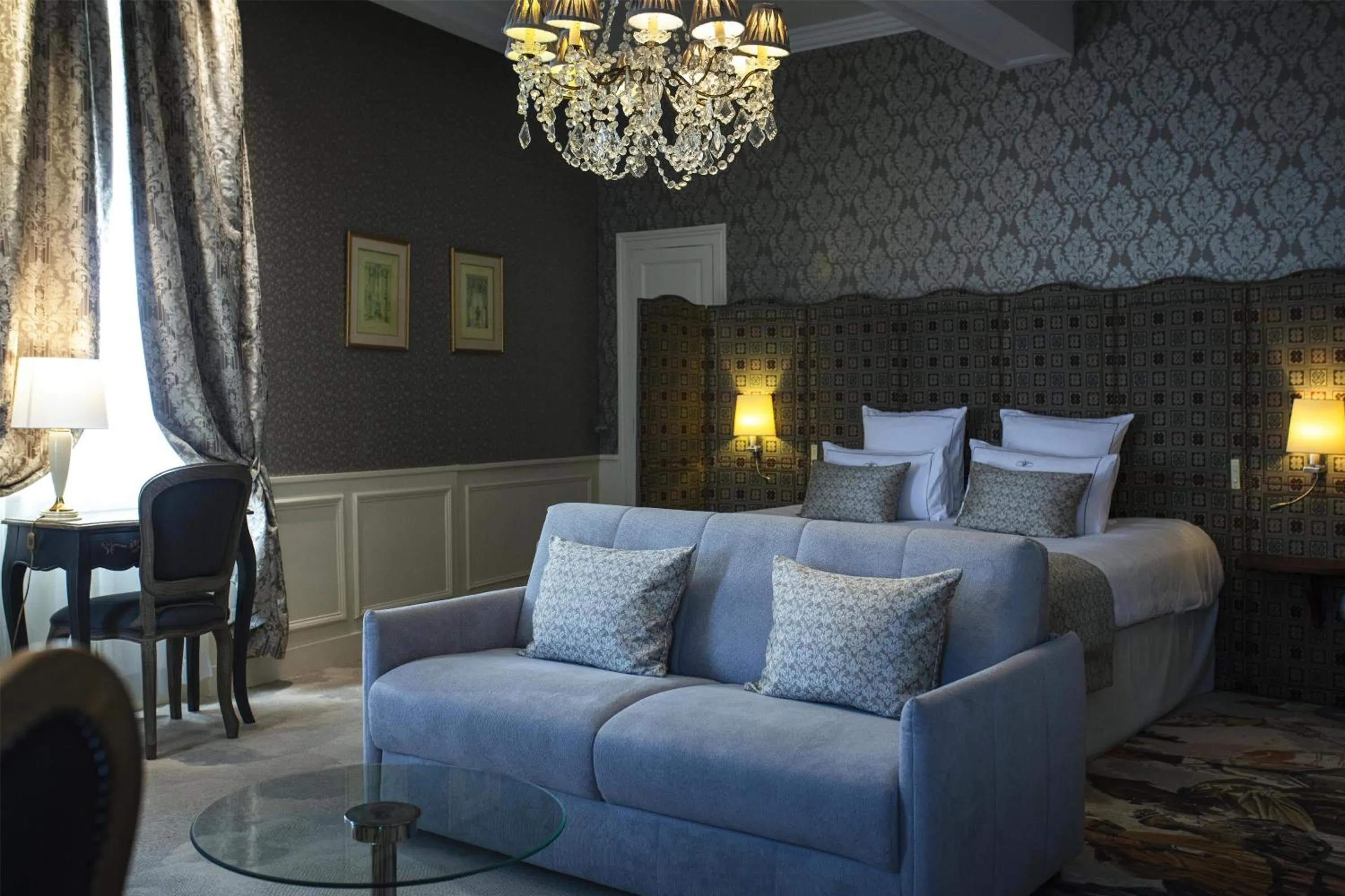 Deluxe Family Room in Hotel & Spa Le Grand Monarque, BW Premier Collection