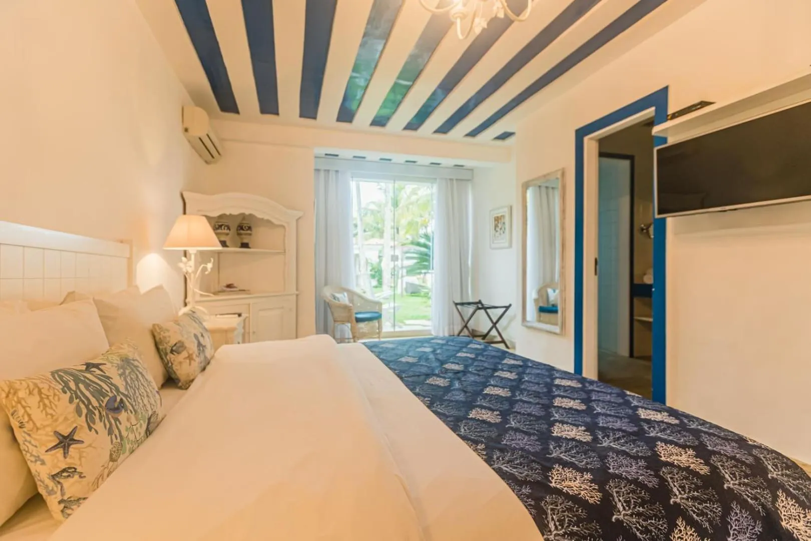 Deluxe Room in Villa Raphael