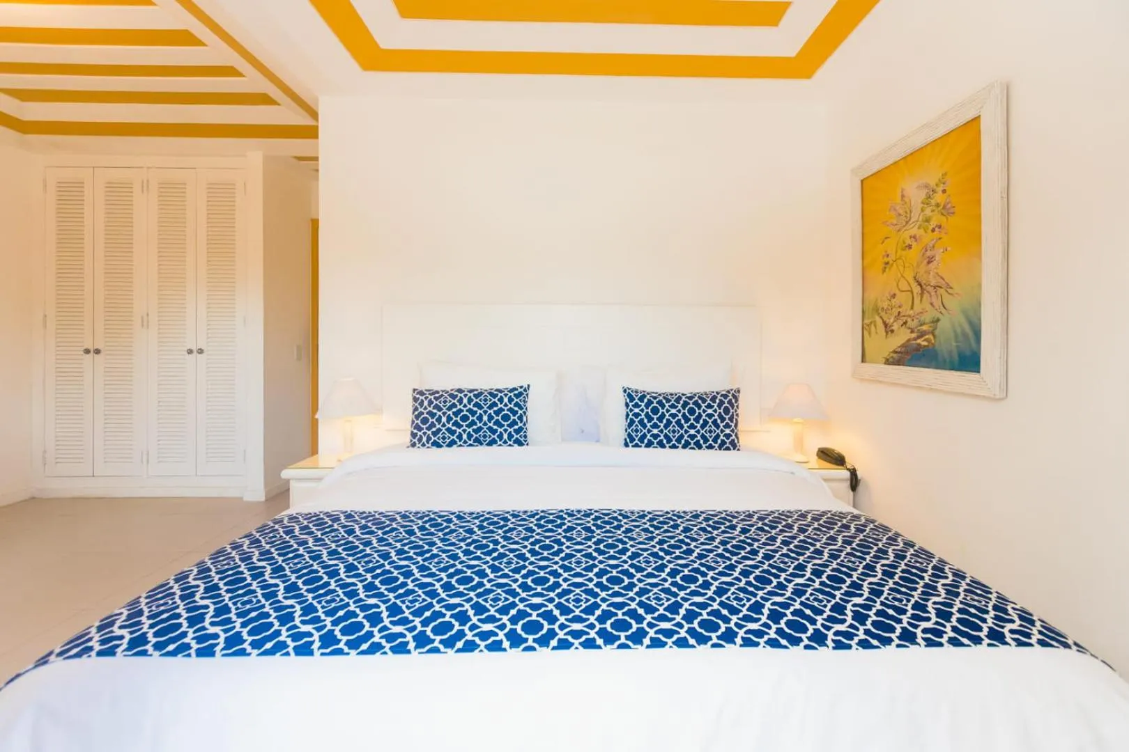 Superior Suite with Sea View in Villa Raphael