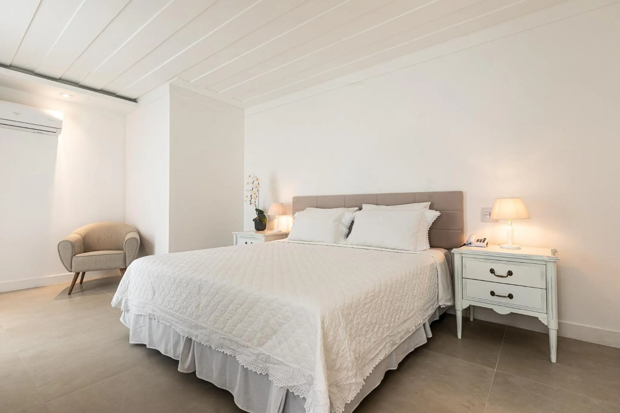Master Suite in Villa Raphael