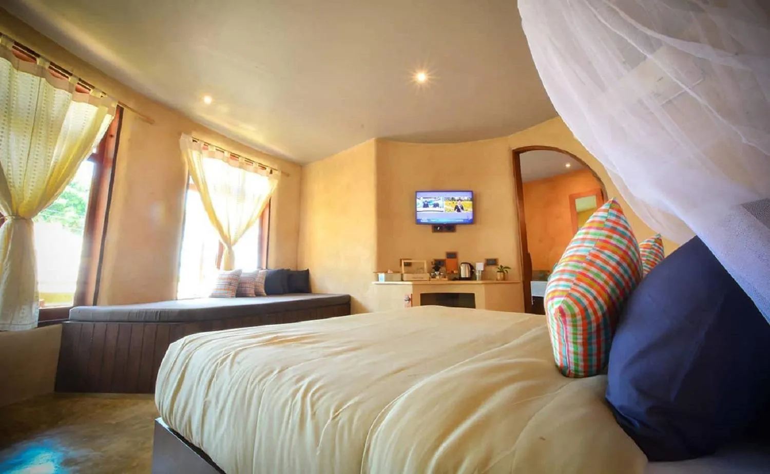 Family Suite in The Mud - Eco Hotel