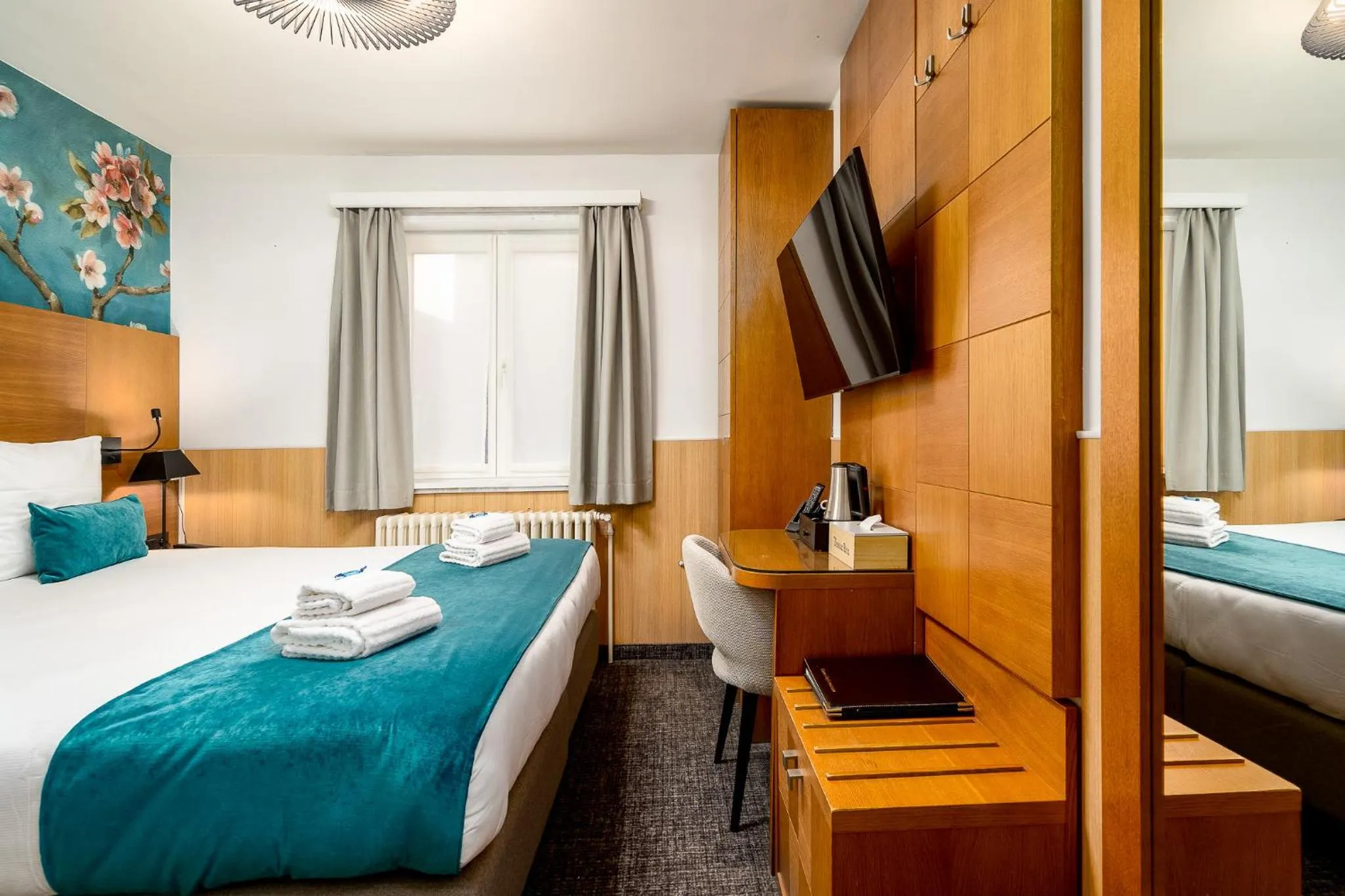 Budget Double Room in Hotel Jacobs