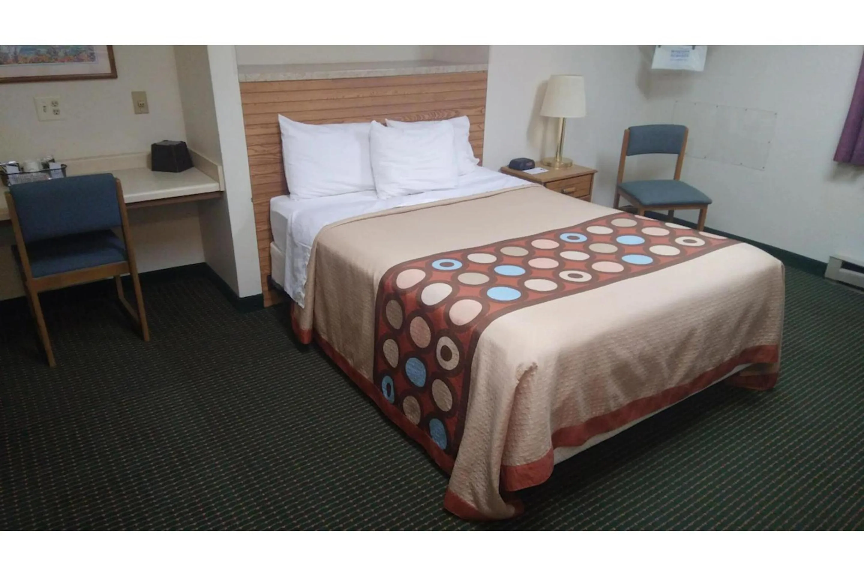 Queen Bed Suite Non Smoking in Wautoma Inn by OYO near Airport WI 73