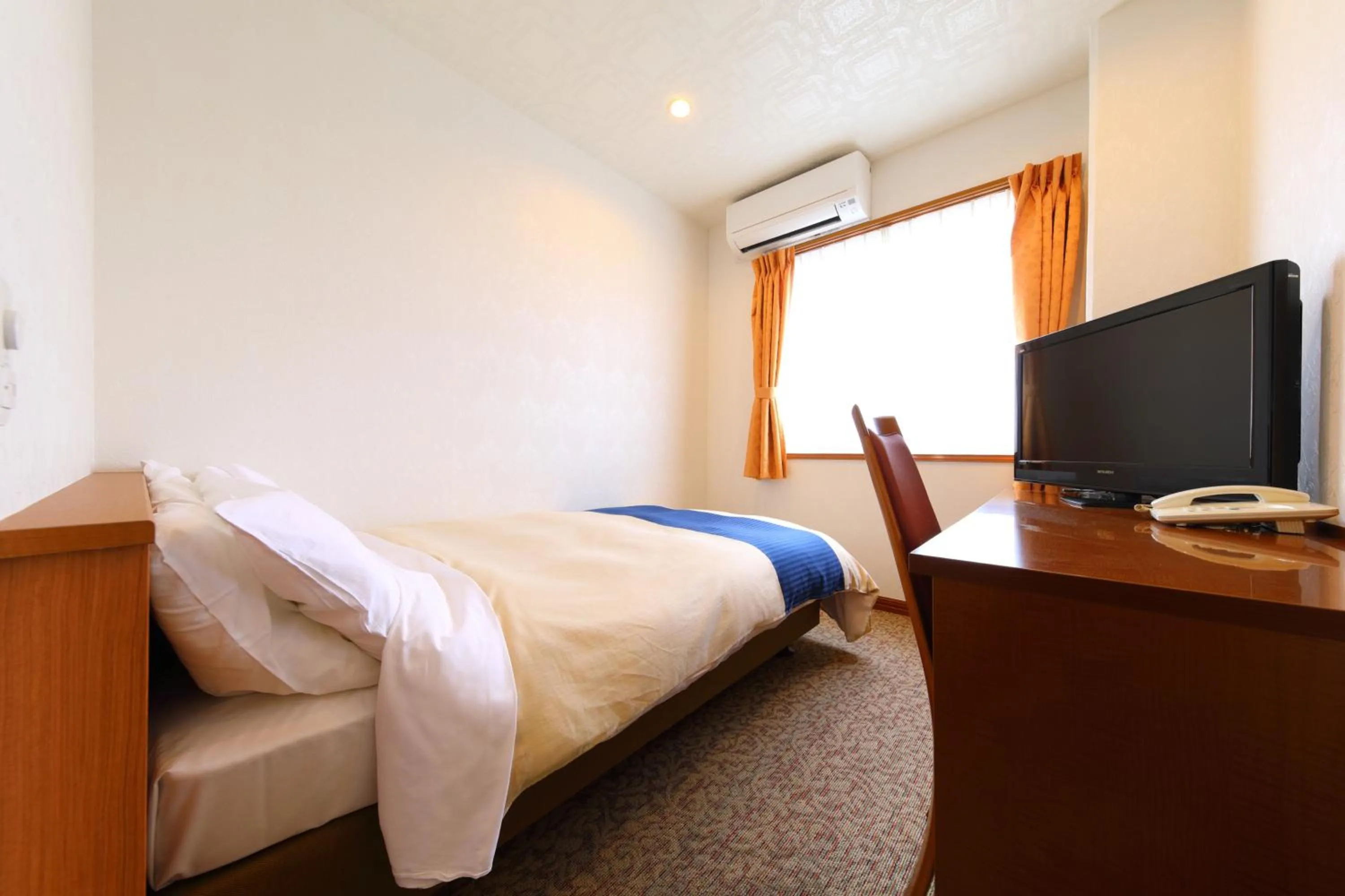 Single Room (2 Adults) in Business Hotel Star