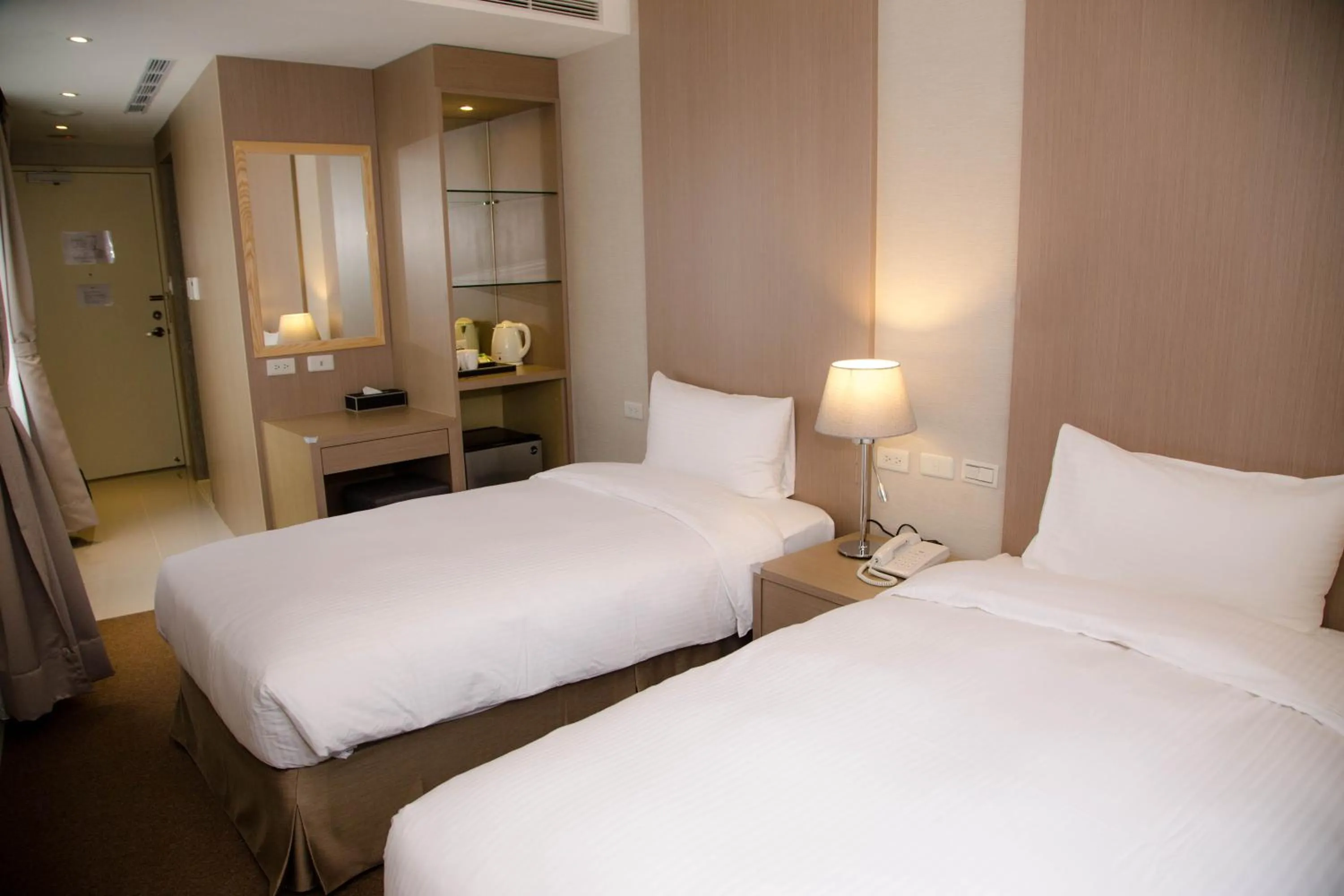 Standard Twin Room - single occupancy in The Koos Hotel Dahu