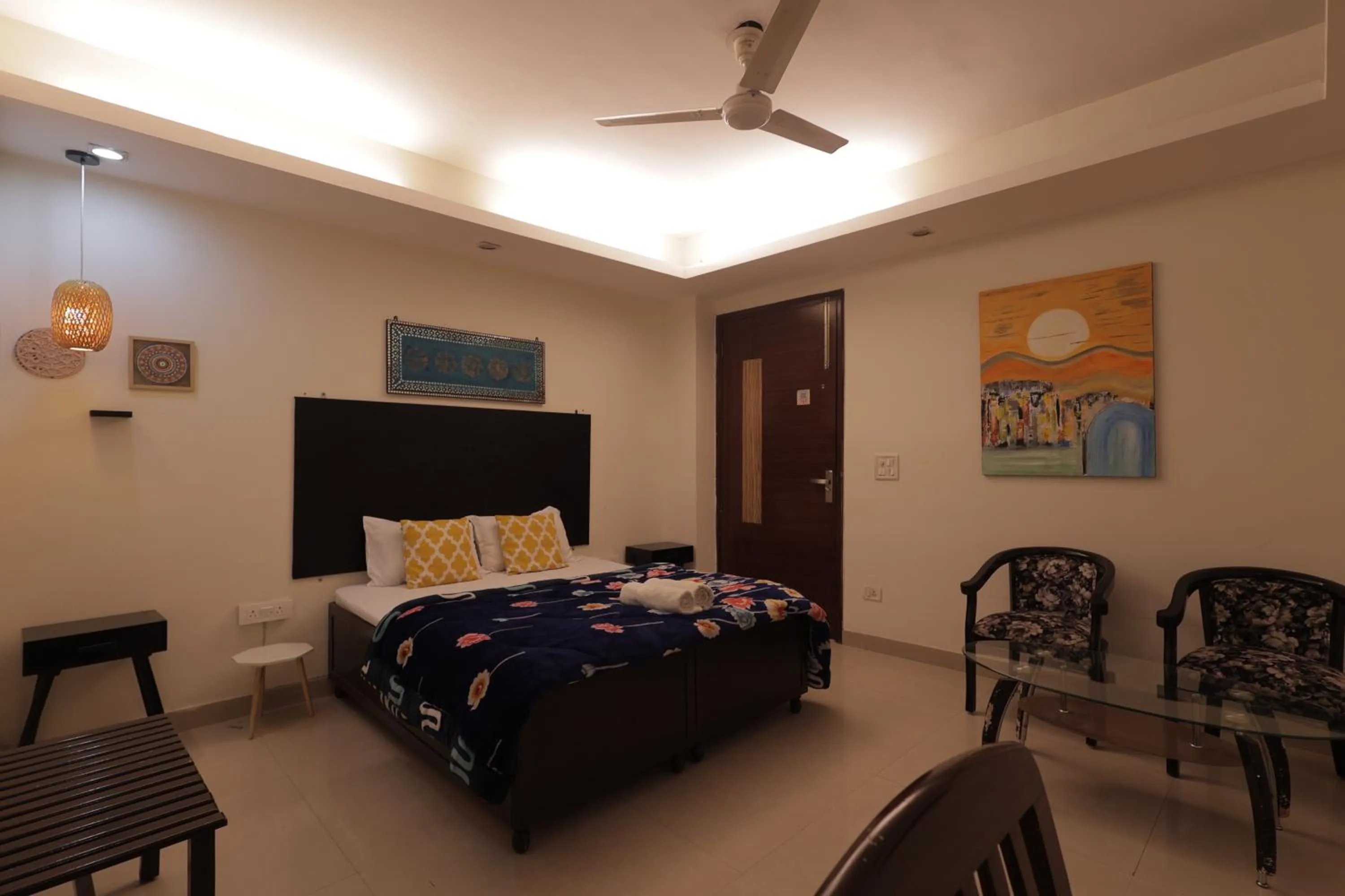 Deluxe Double or Twin Room - single occupancy in AmigosIndia